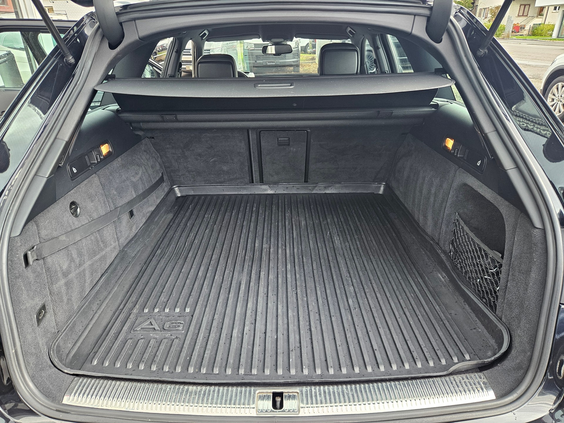 AUDI A6 Avant 2.0 TFSI multitronic S-Line Innen & Aussen-image-11