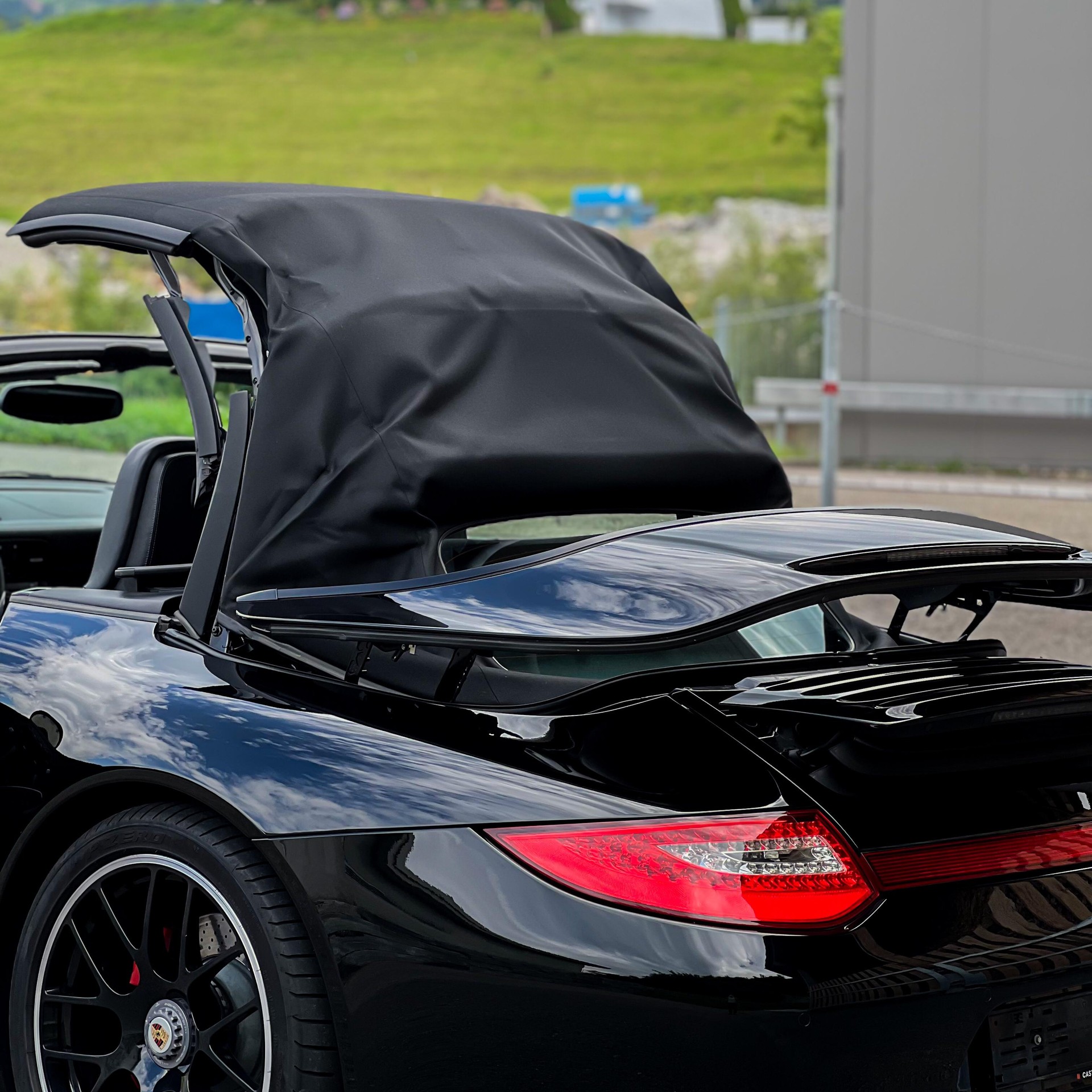 PORSCHE 911 Cabrio Carrera 4 GTS PDK-image-8