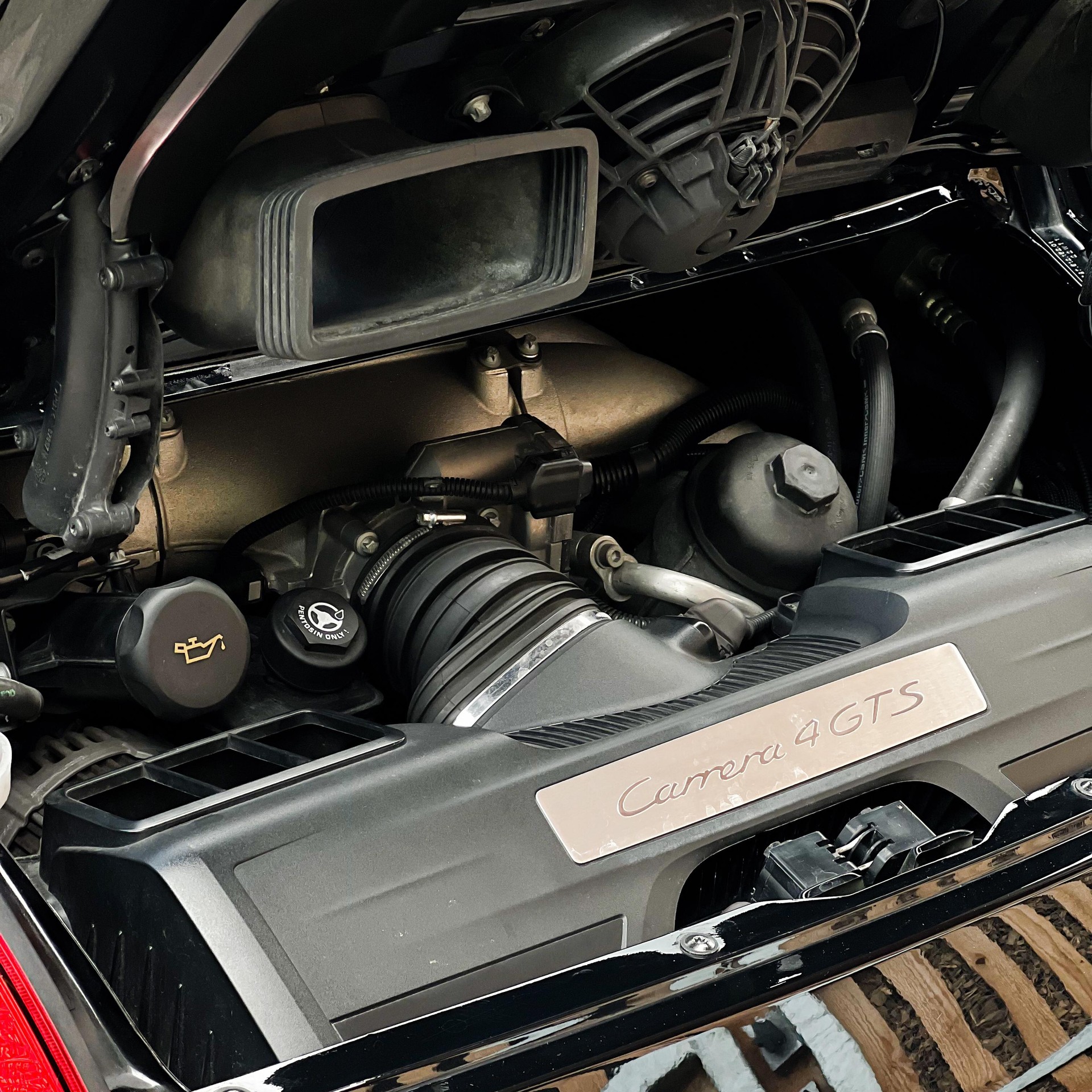 PORSCHE 911 Cabrio Carrera 4 GTS PDK-image-12