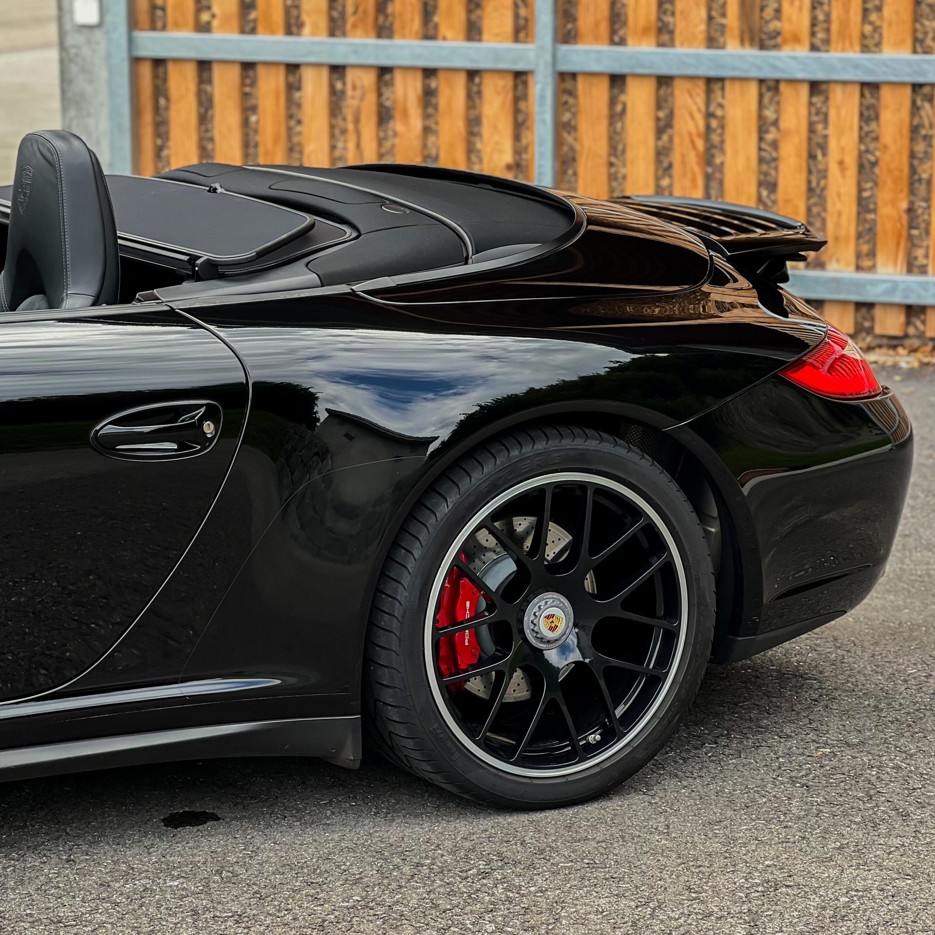 PORSCHE 911 Cabrio Carrera 4 GTS PDK-image-4