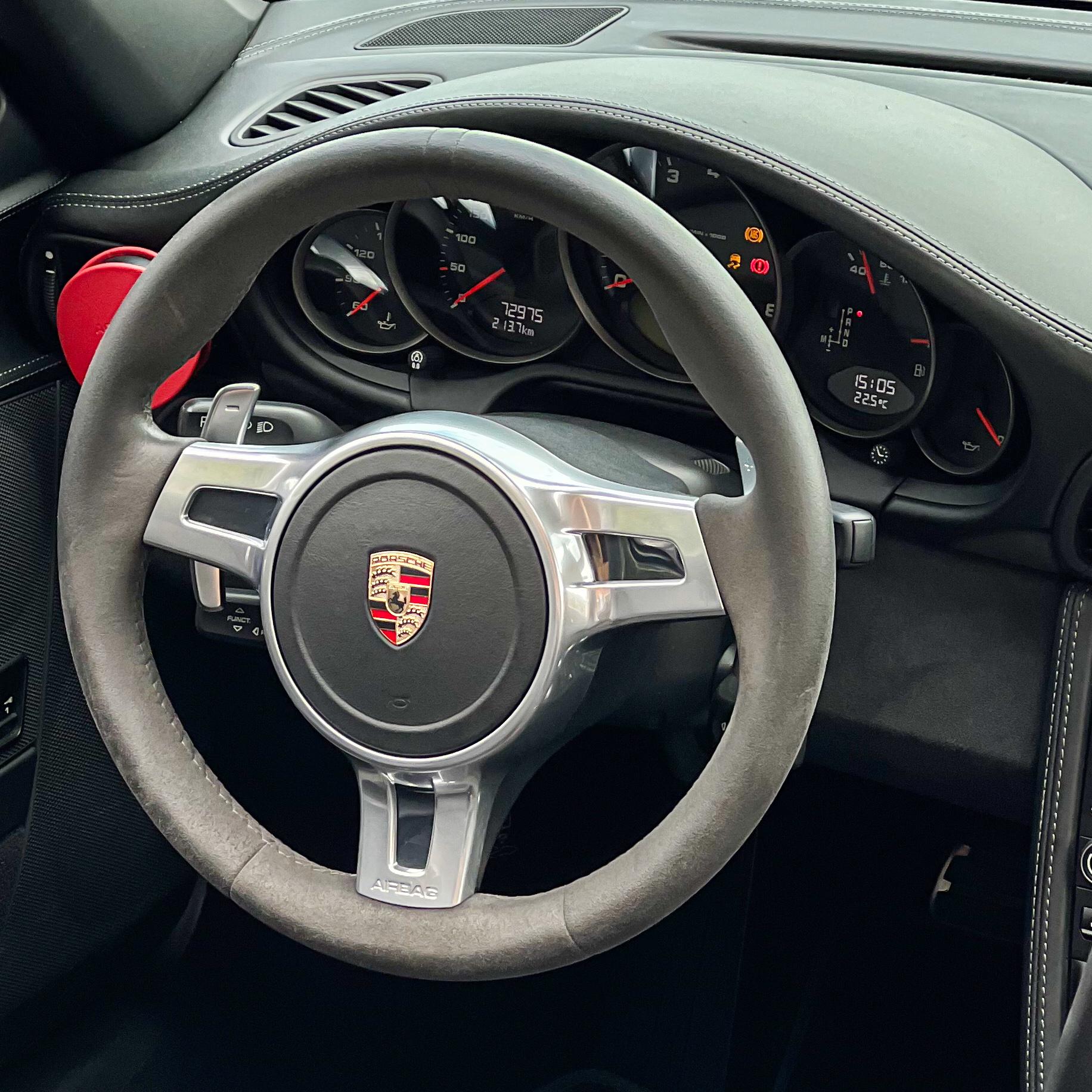 PORSCHE 911 Cabrio Carrera 4 GTS PDK-image-13