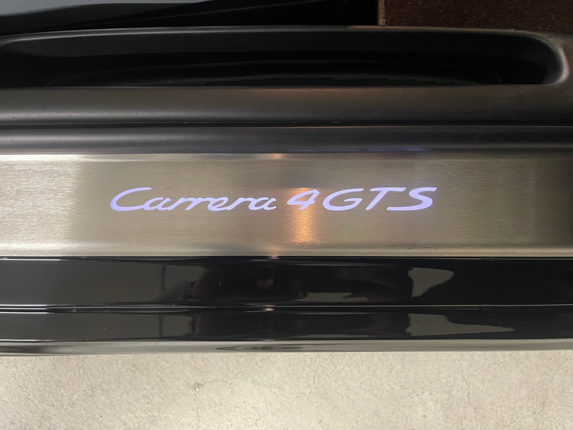 PORSCHE 911 Cabrio Carrera 4 GTS PDK-image-19