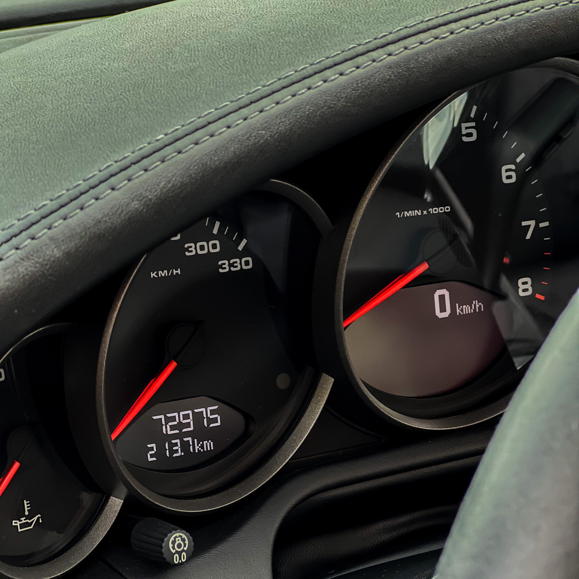 PORSCHE 911 Cabrio Carrera 4 GTS PDK-image-14