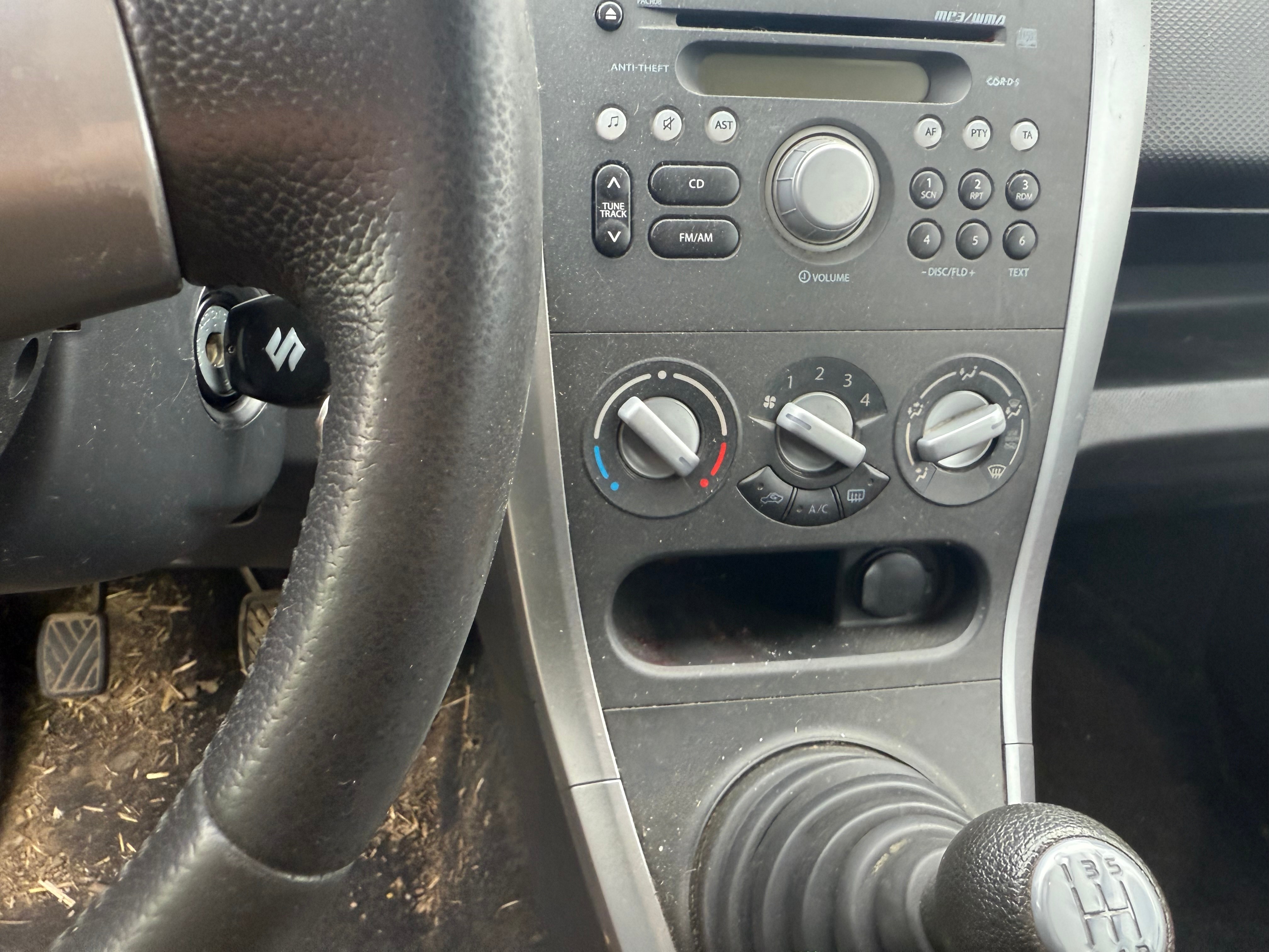 SUZUKI Splash 1.0i 12V GL — slika 5