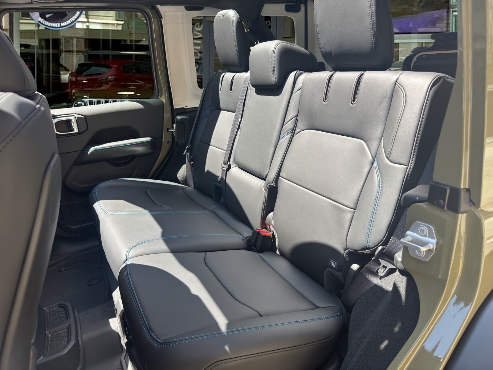 JEEP Wrangler 2.0 PHEV Unlimited Rubicon Automatic Soft Top-image-12