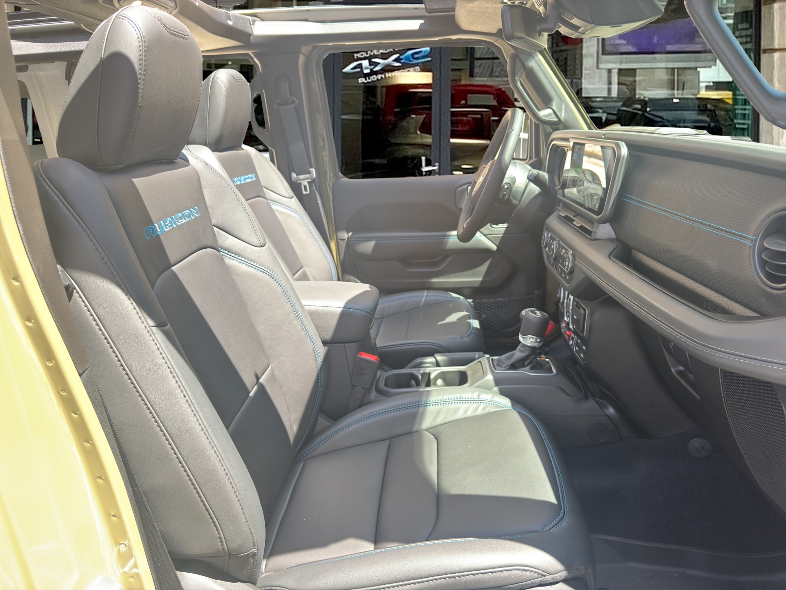 JEEP Wrangler 2.0 PHEV Unlimited Rubicon Automatic Soft Top-image-16