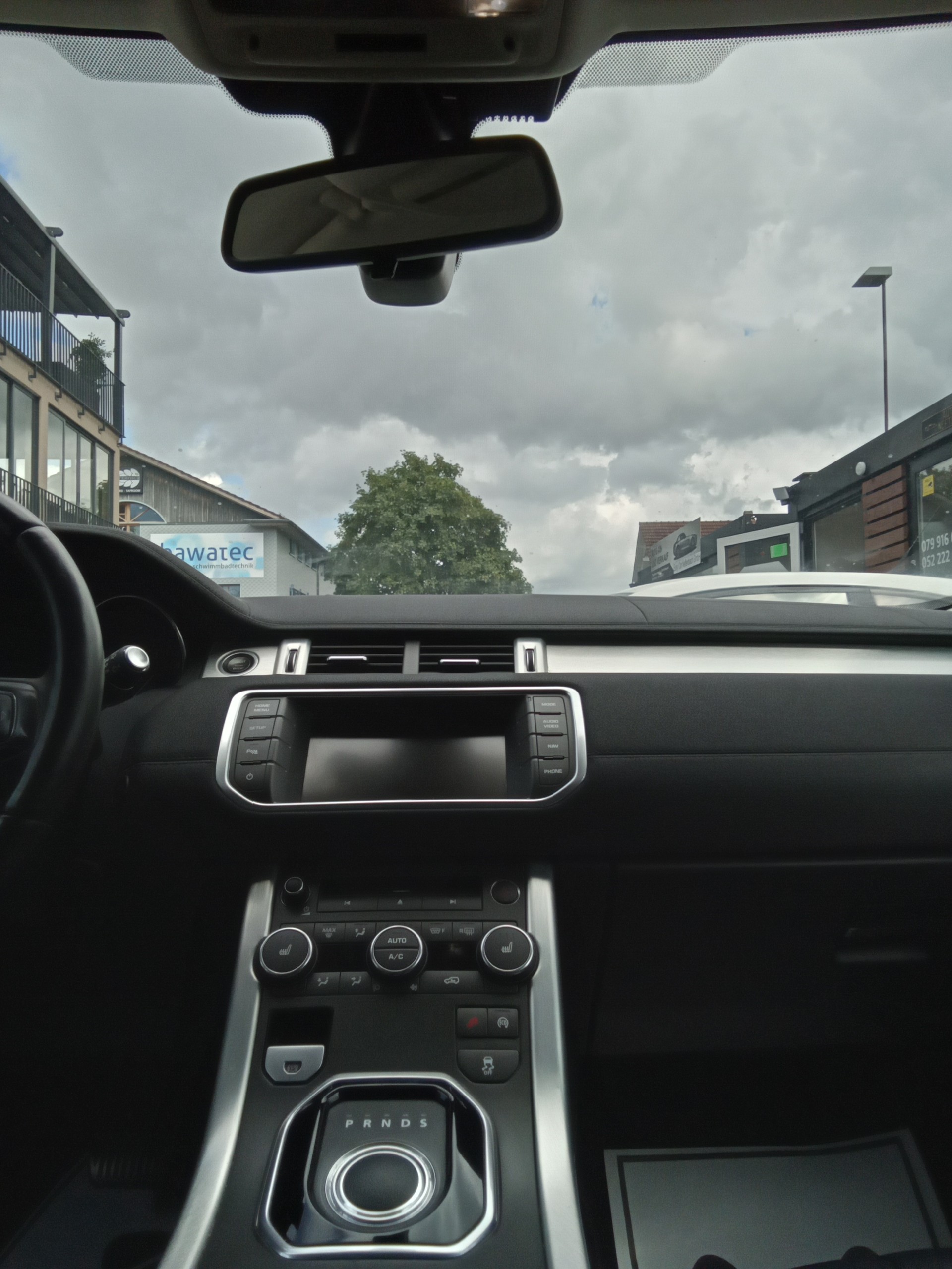 LAND ROVER Range Rover Evoque 2.2 SD4 Prestige AT9-image-12