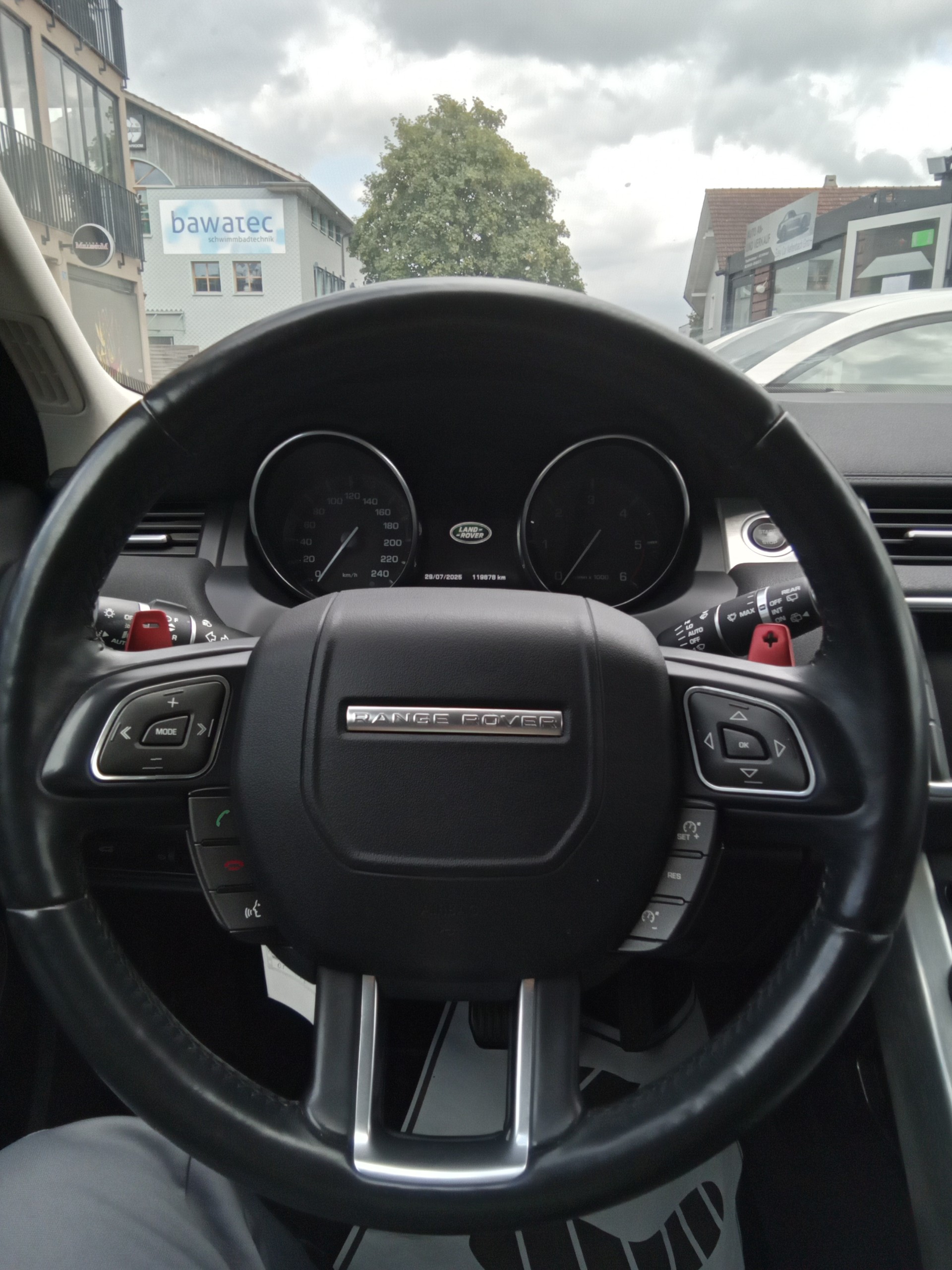LAND ROVER Range Rover Evoque 2.2 SD4 Prestige AT9-image-14
