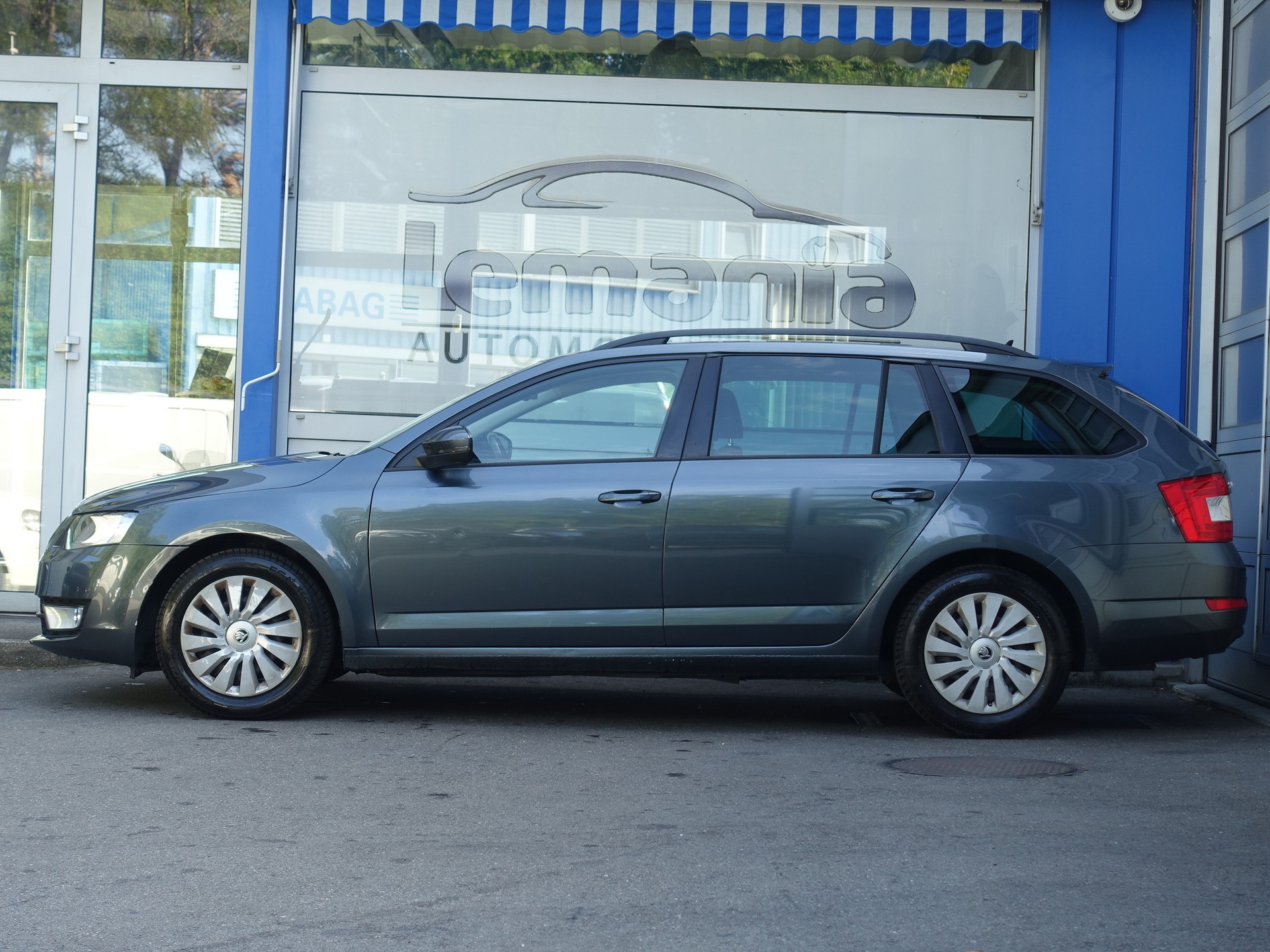 SKODA Octavia Combi 1.4 TSI Ambition DSG-image-6