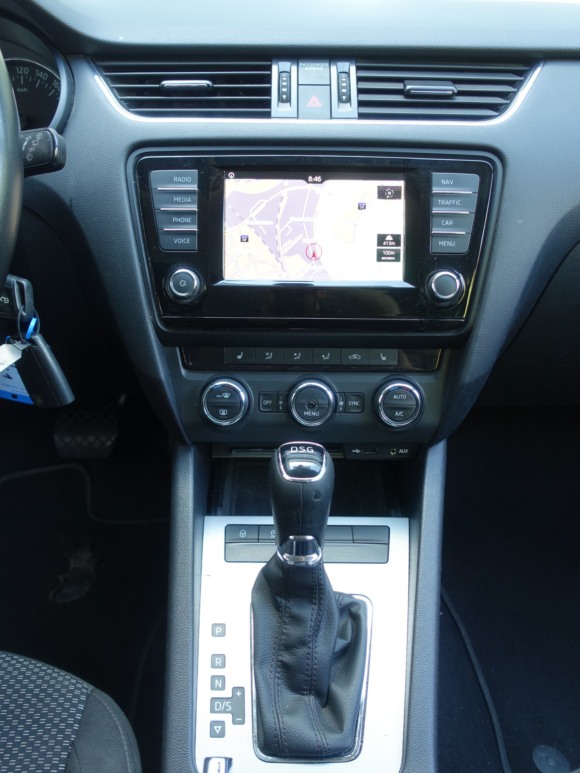SKODA Octavia Combi 1.4 TSI Ambition DSG-image-12