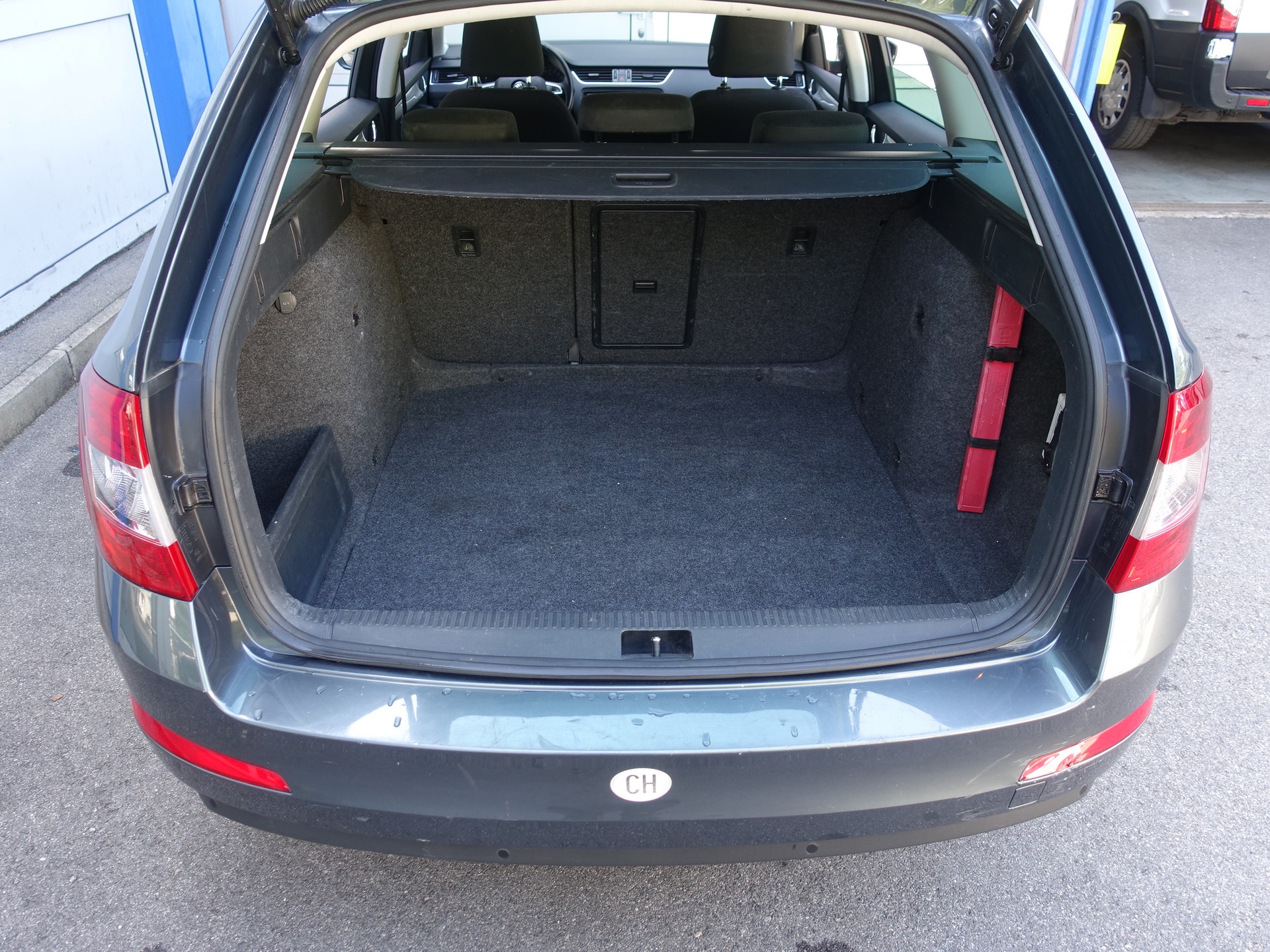 SKODA Octavia Combi 1.4 TSI Ambition DSG-image-15