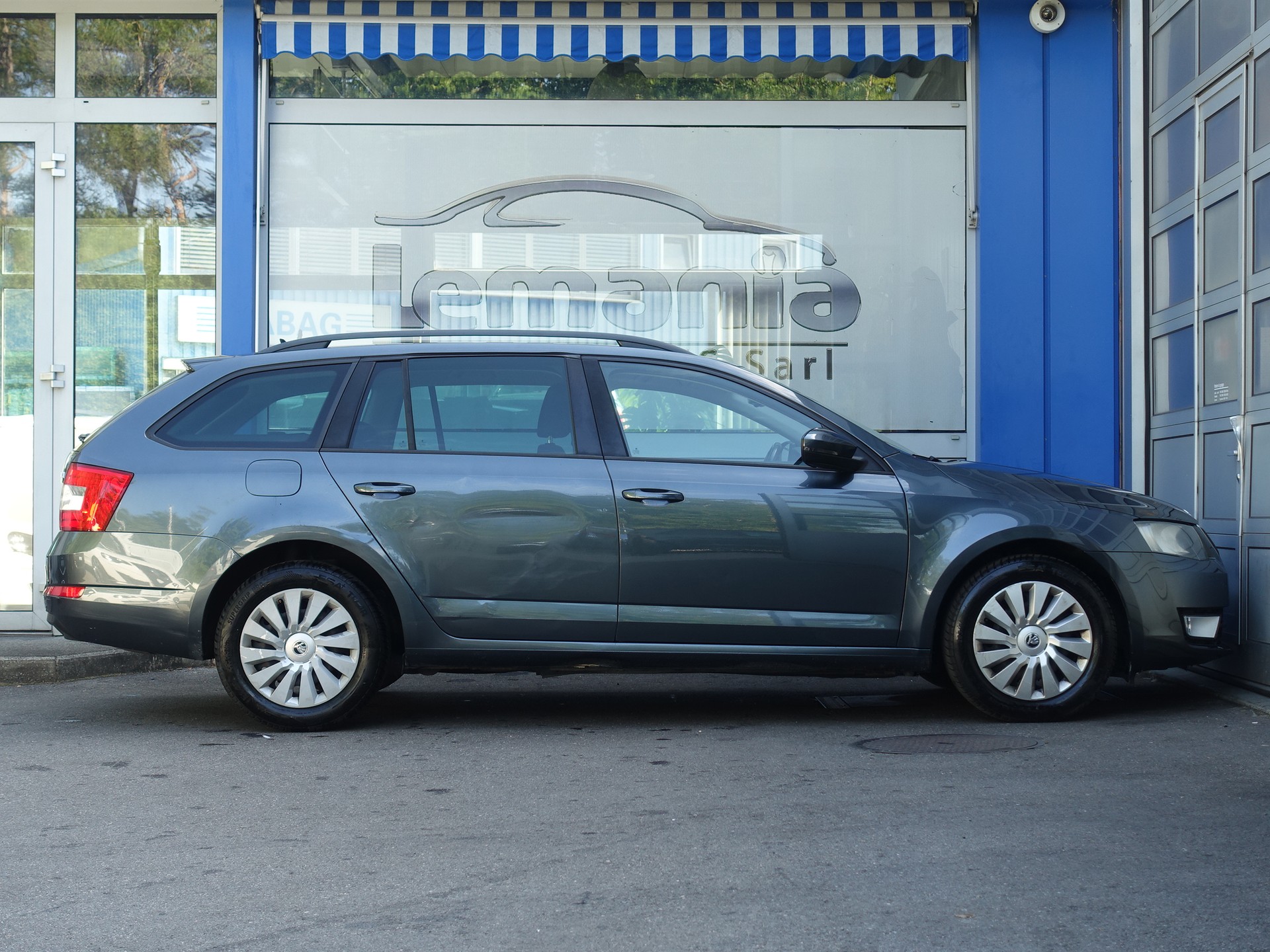 SKODA Octavia Combi 1.4 TSI Ambition DSG-image-7