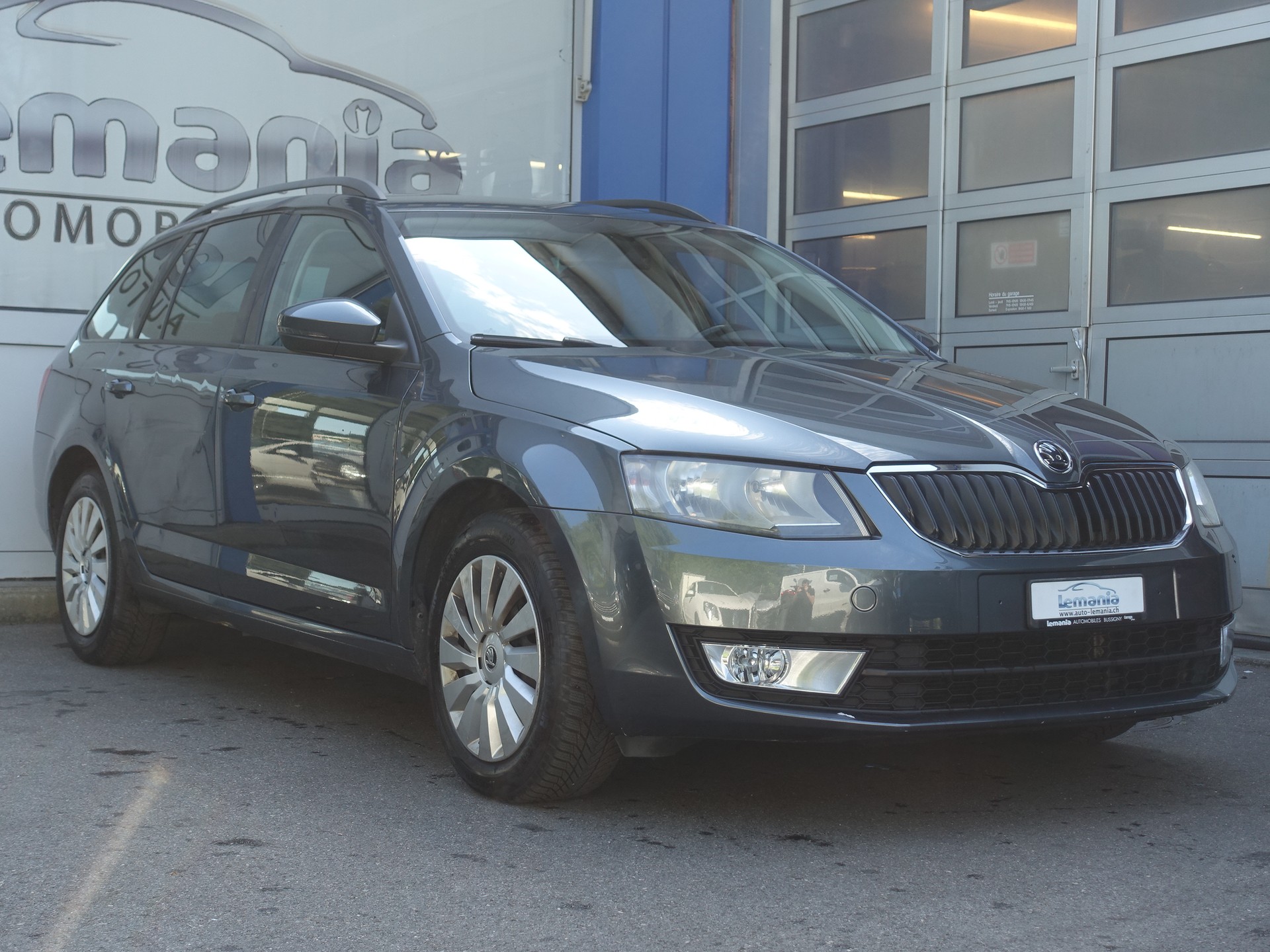 SKODA Octavia Combi 1.4 TSI Ambition DSG-image-0