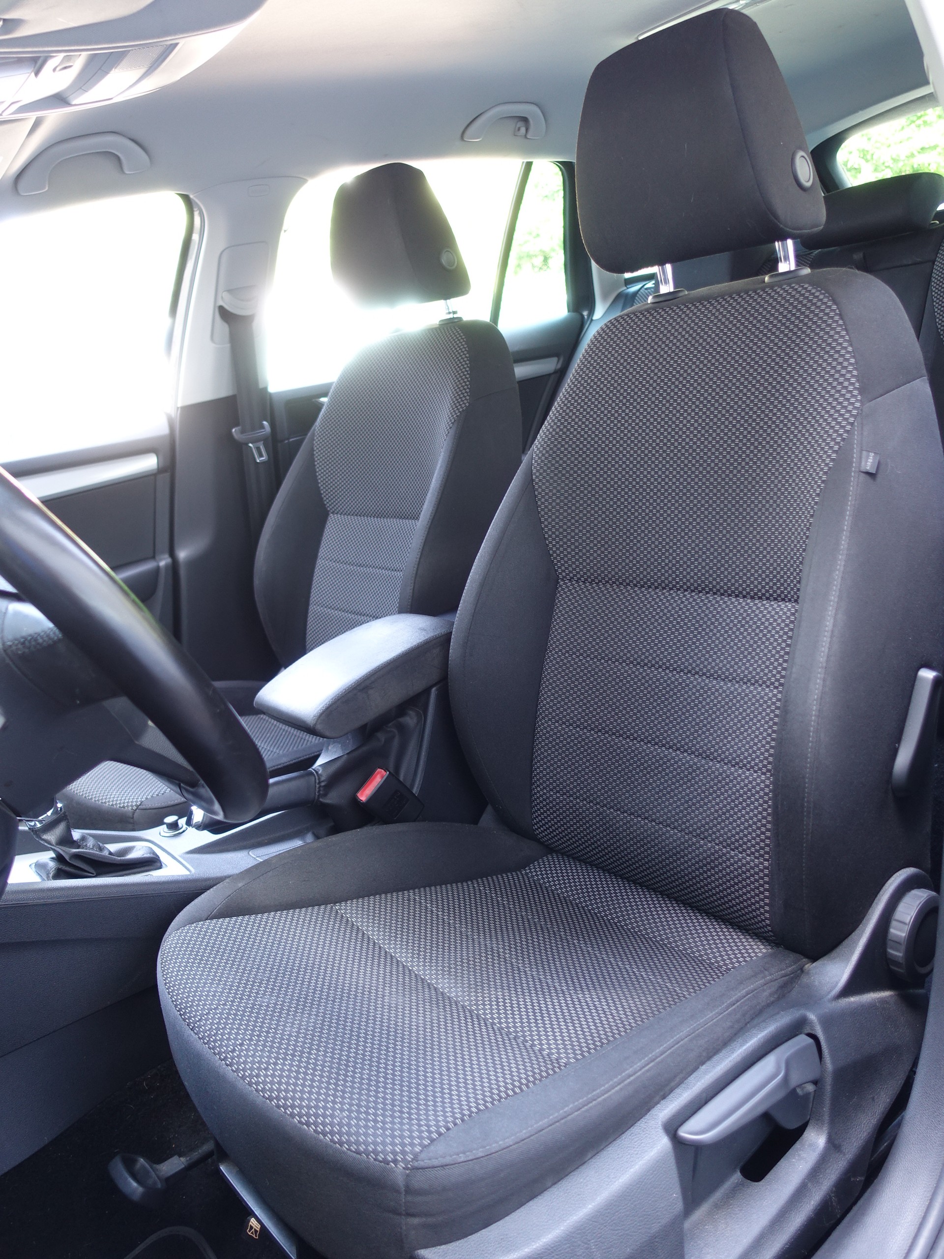 SKODA Octavia Combi 1.4 TSI Ambition DSG-image-9
