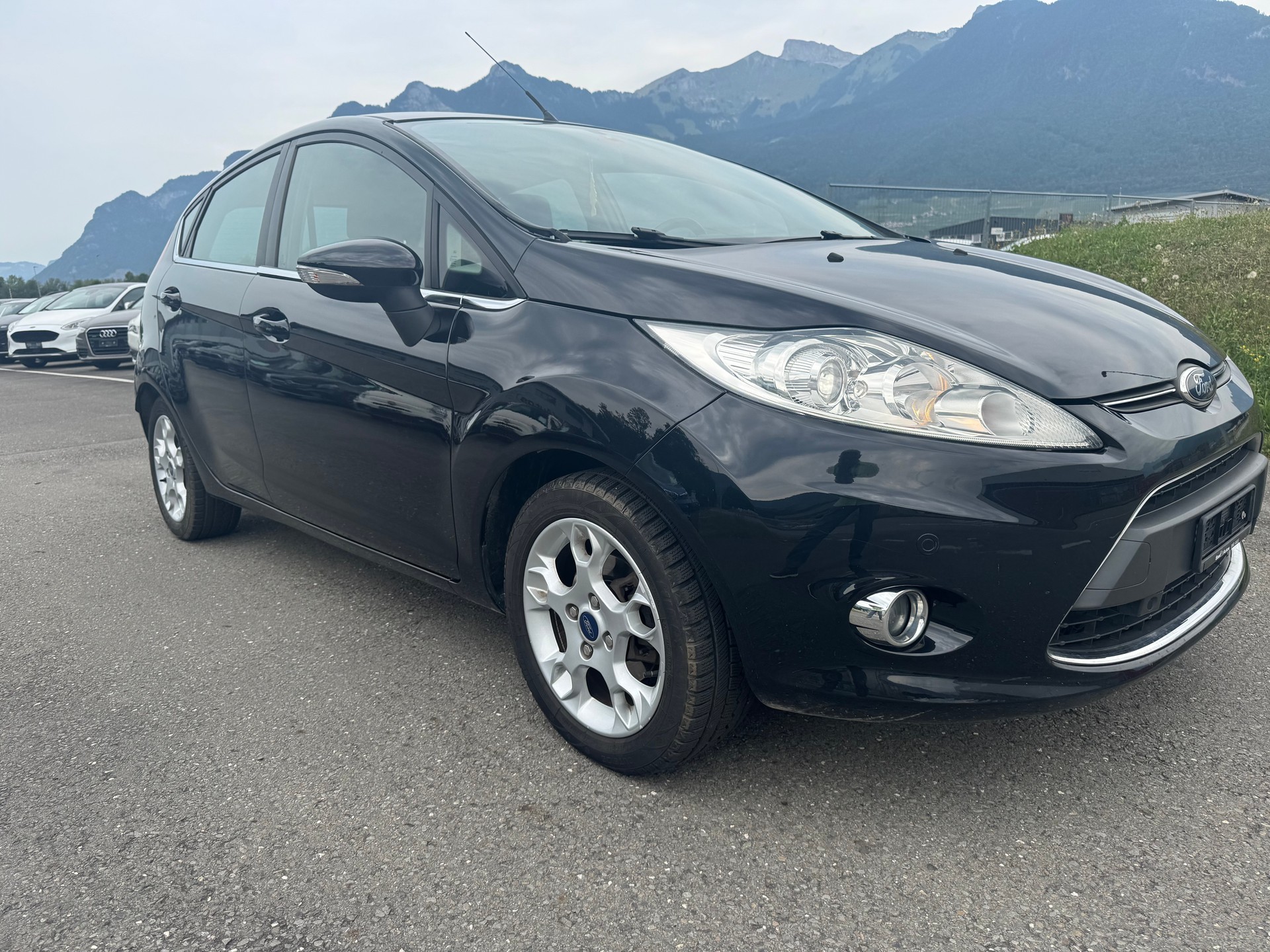 FORD Fiesta 1.4 16V Titanium-image-2