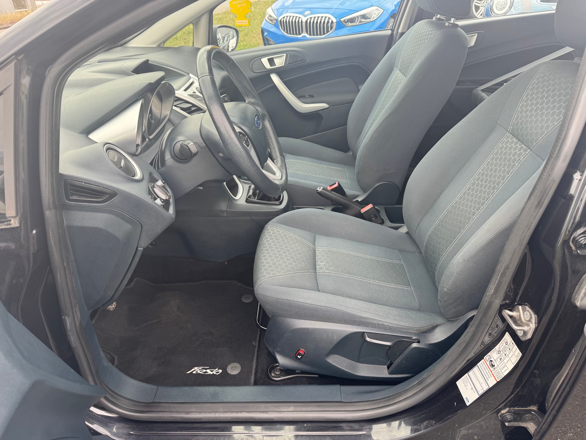 FORD Fiesta 1.4 16V Titanium-image-10