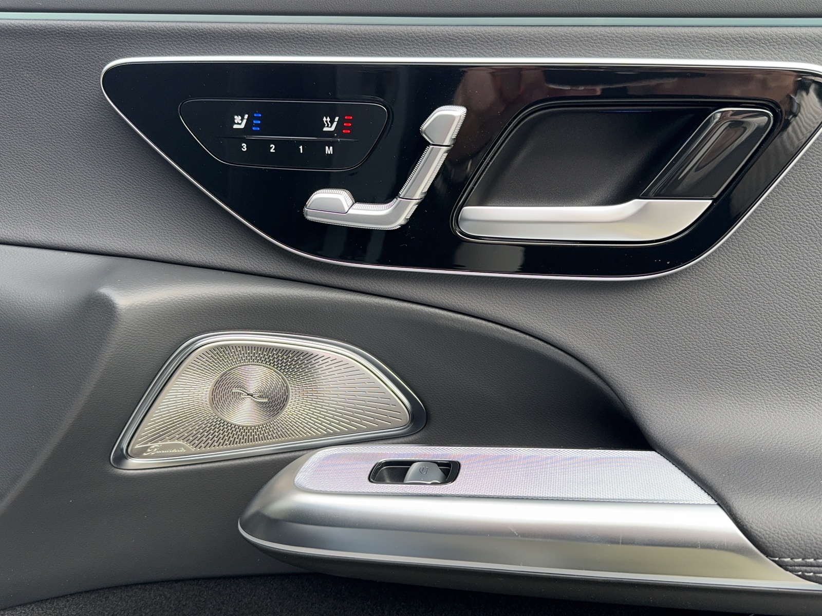 MERCEDES-BENZ E 300 de T 4Matic 9G-Tronic-image-16