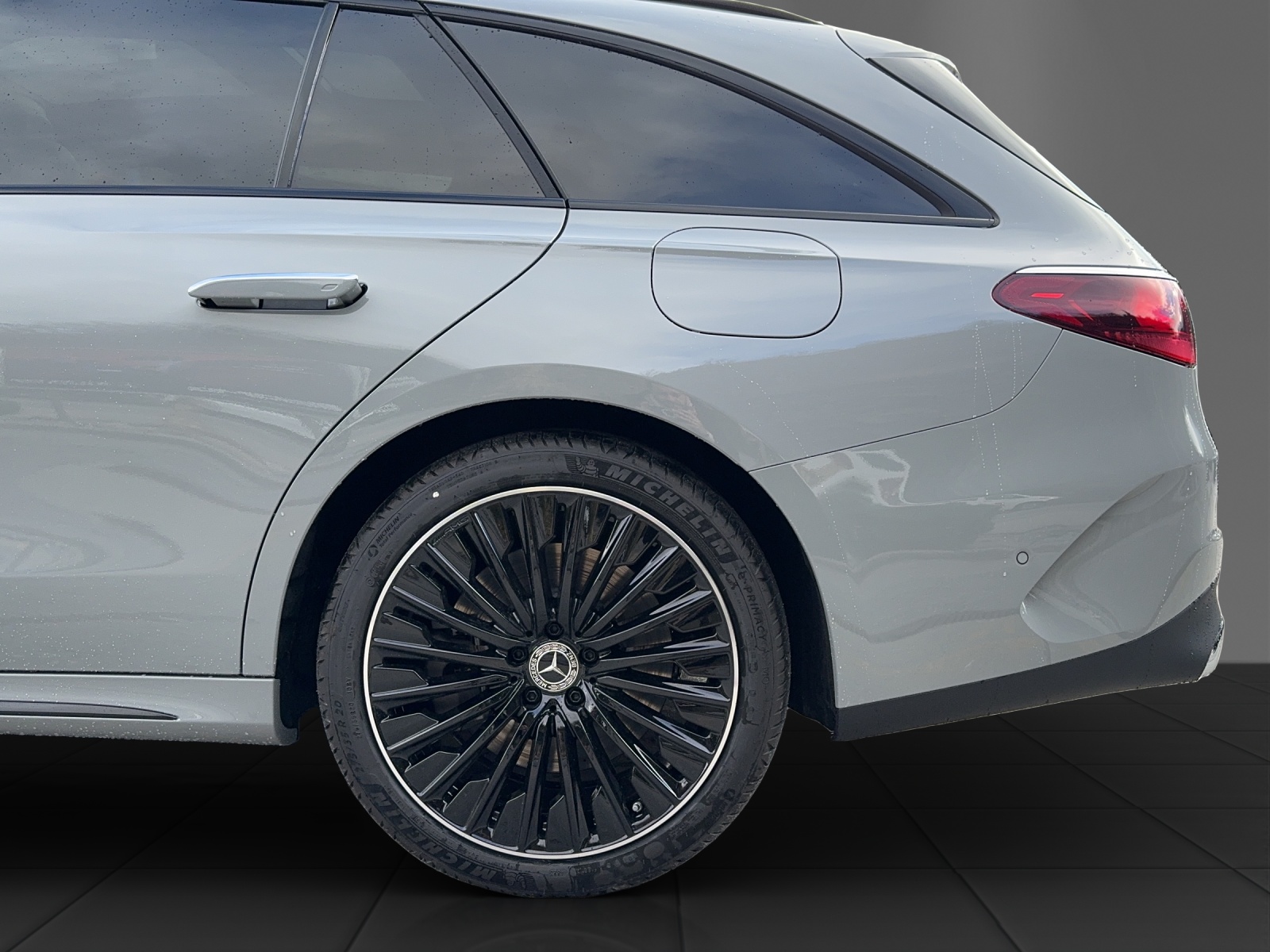 MERCEDES-BENZ E 300 de T 4Matic 9G-Tronic-image-21