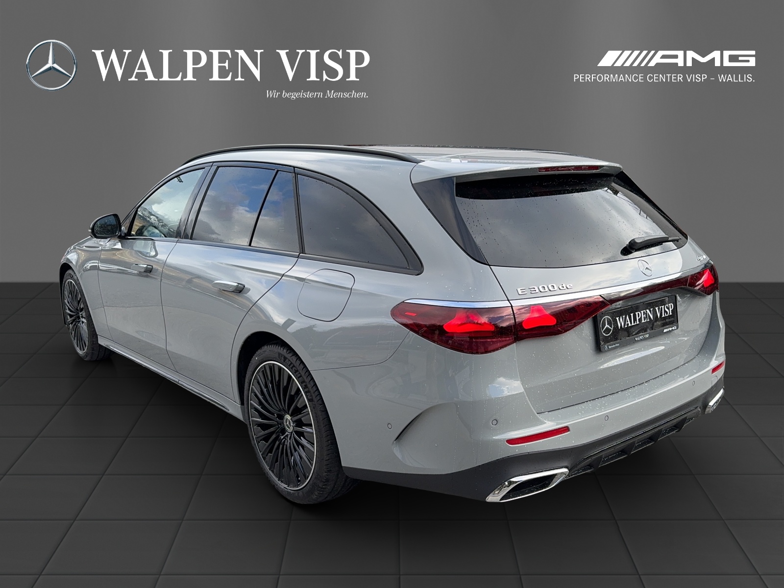 MERCEDES-BENZ E 300 de T 4Matic 9G-Tronic-showroom-element-3