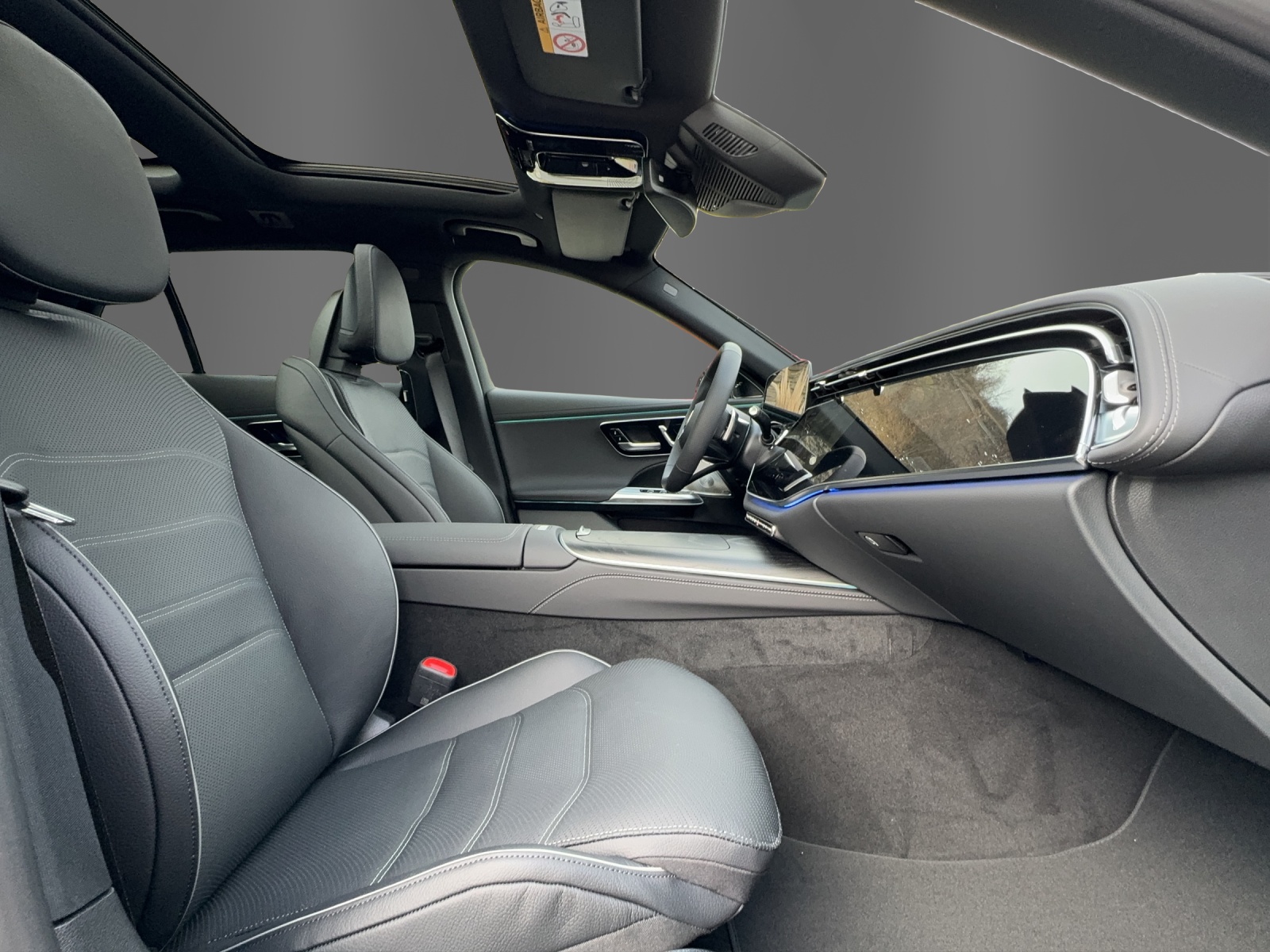 MERCEDES-BENZ E 300 de T 4Matic 9G-Tronic-image-17