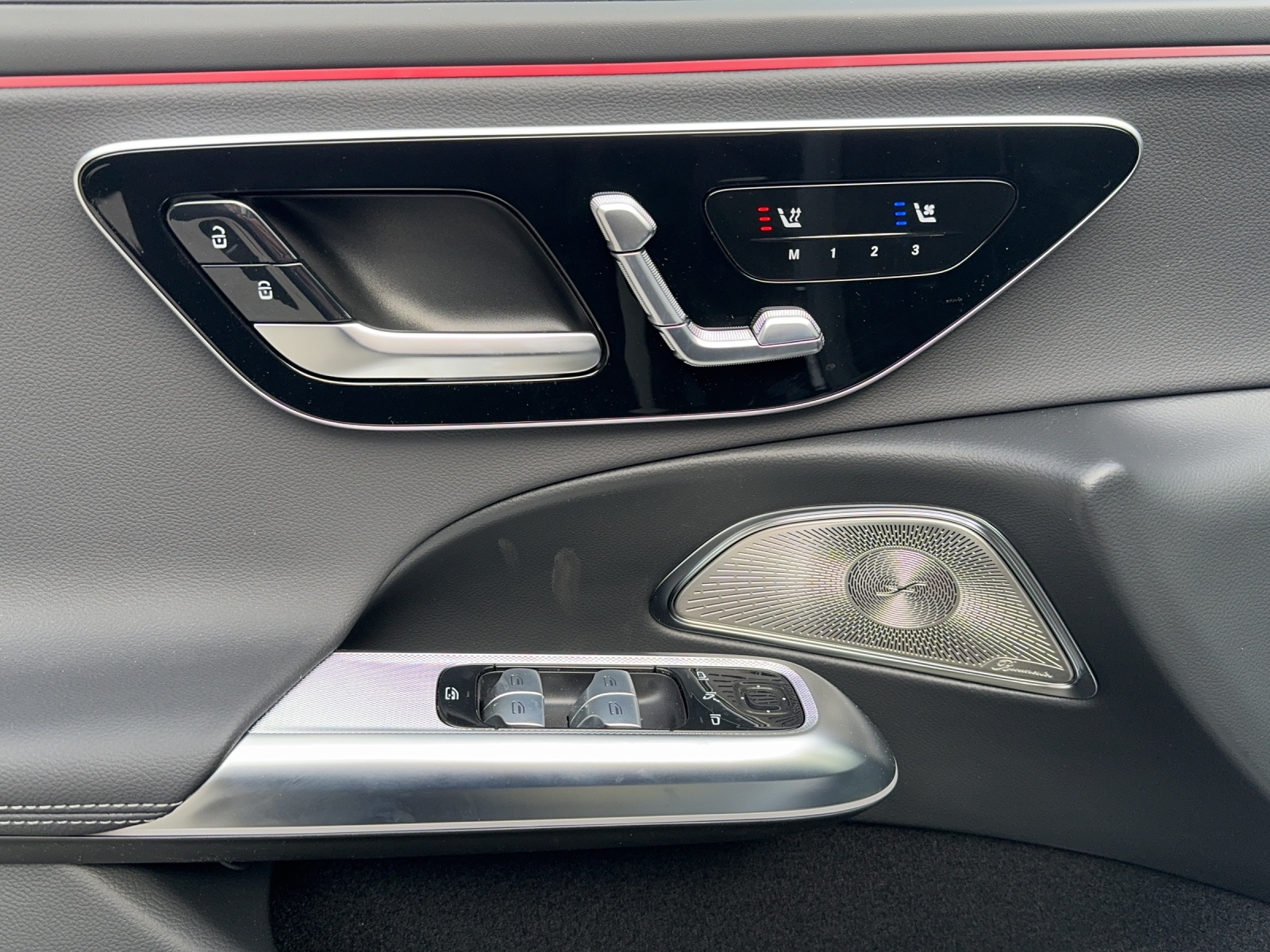 MERCEDES-BENZ E 300 de T 4Matic 9G-Tronic-image-11