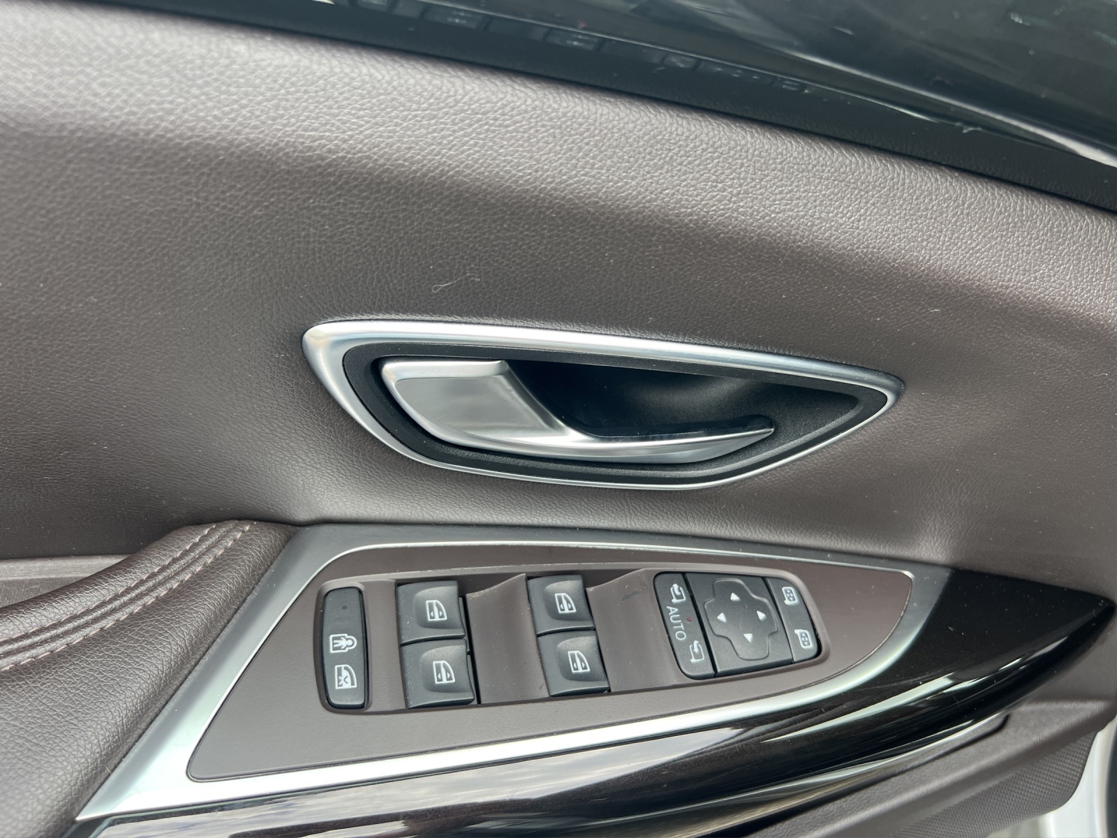 RENAULT Espace 1.6 dCi Intens EDC-image-9
