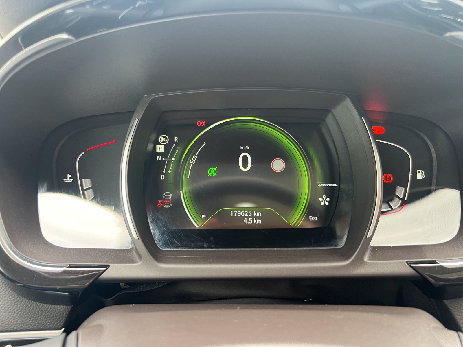 RENAULT Espace 1.6 dCi Intens EDC-image-21
