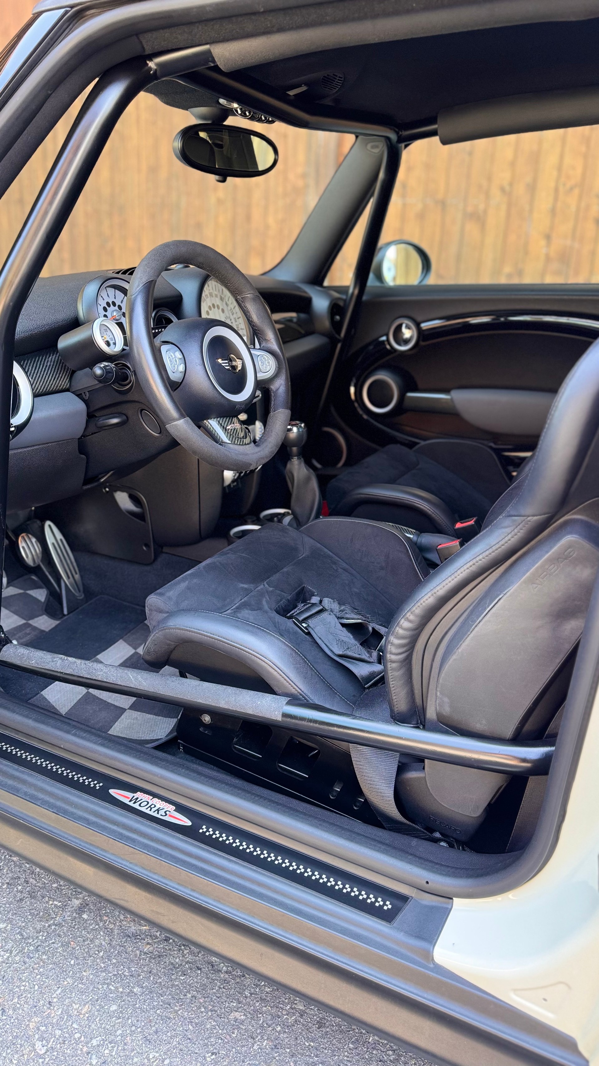 MINI Cooper John Cooper Works-image-4