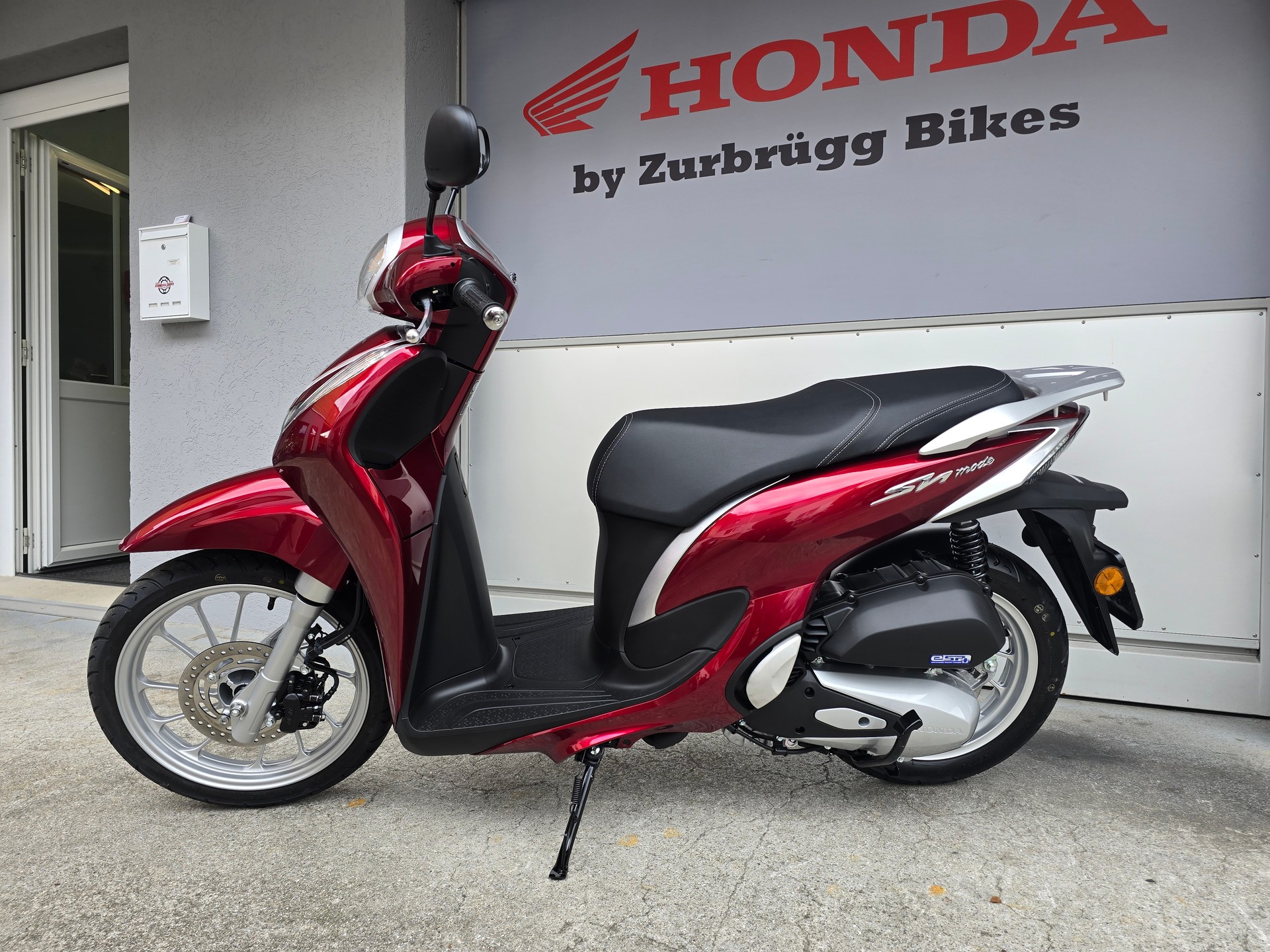 HONDA SH 125 i Mode-showroom-element-1