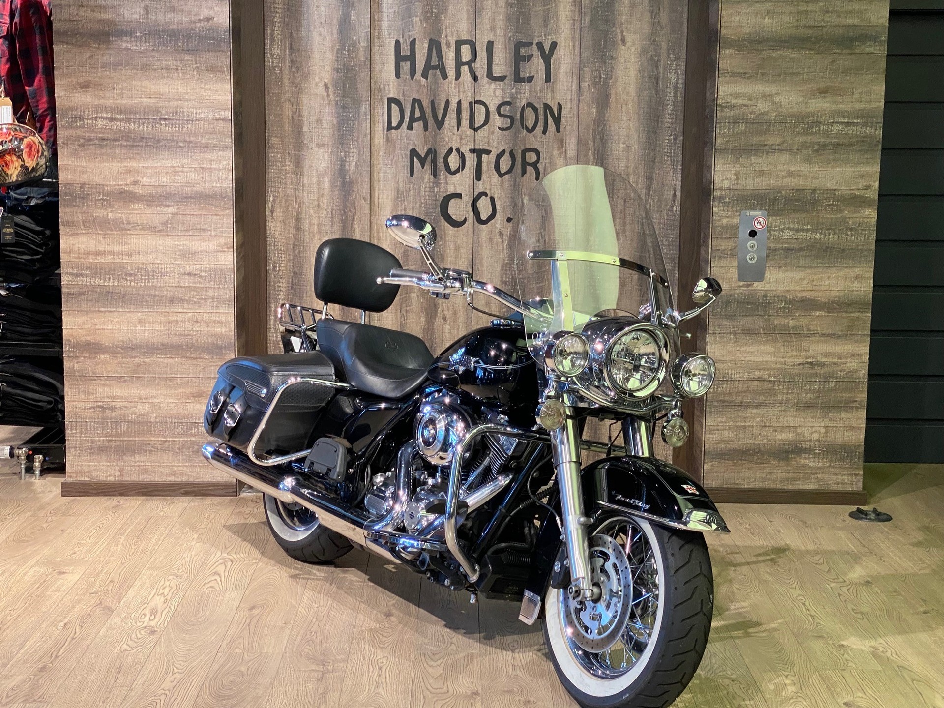 HARLEY-DAVIDSON FLHRC Road King Classic 103 ABS-showroom-element-1