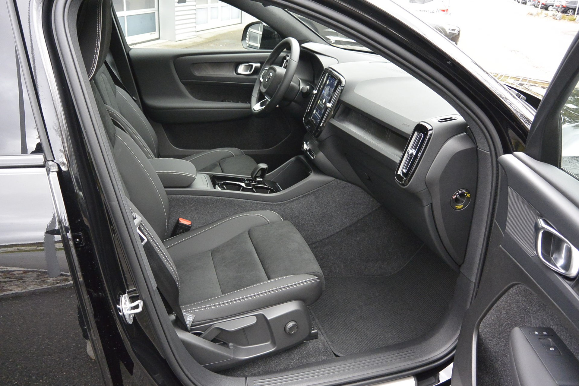 VOLVO C40 E80 Plus AWD-image-6