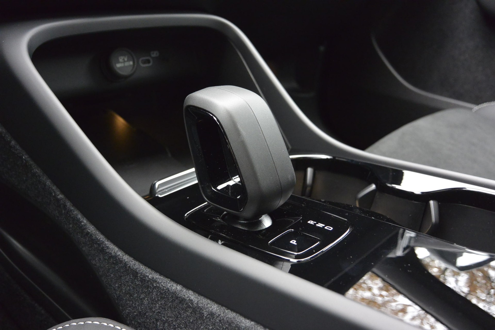 VOLVO C40 E80 Plus AWD-image-14
