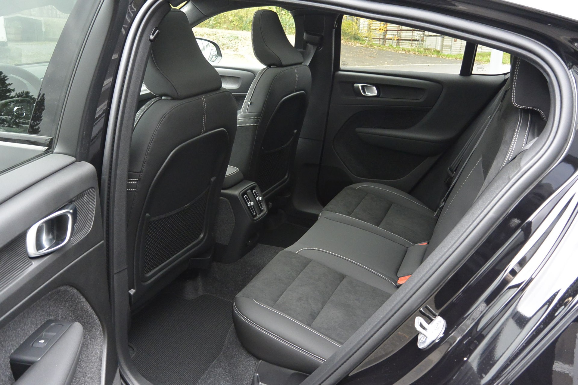 VOLVO C40 E80 Plus AWD-image-11