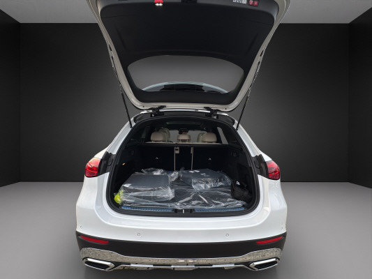 MERCEDES-BENZ GLC 400 e 4M 9G-Tronic-image-11