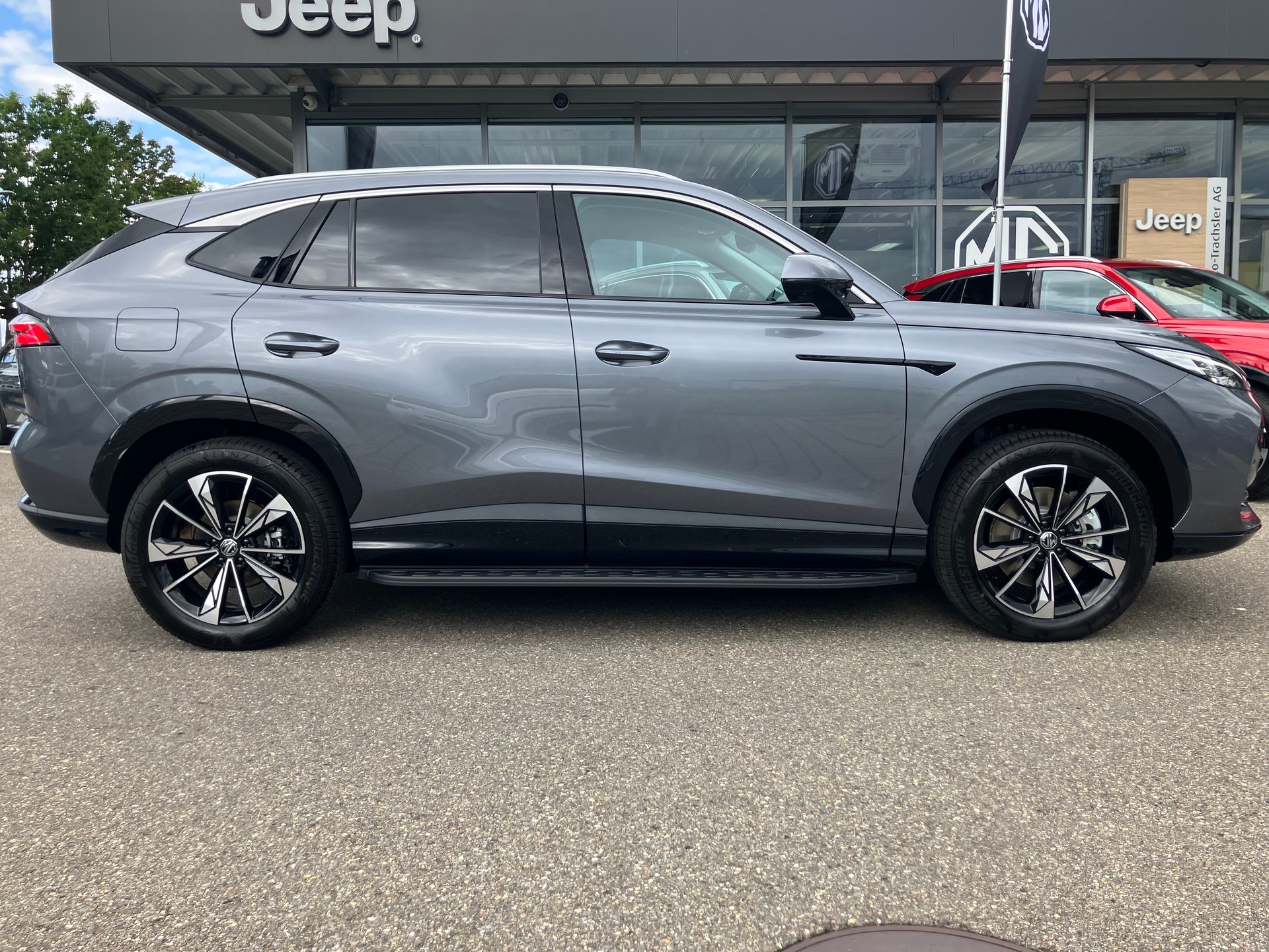 MG HS 1.5 T PHEV Luxury-image-1