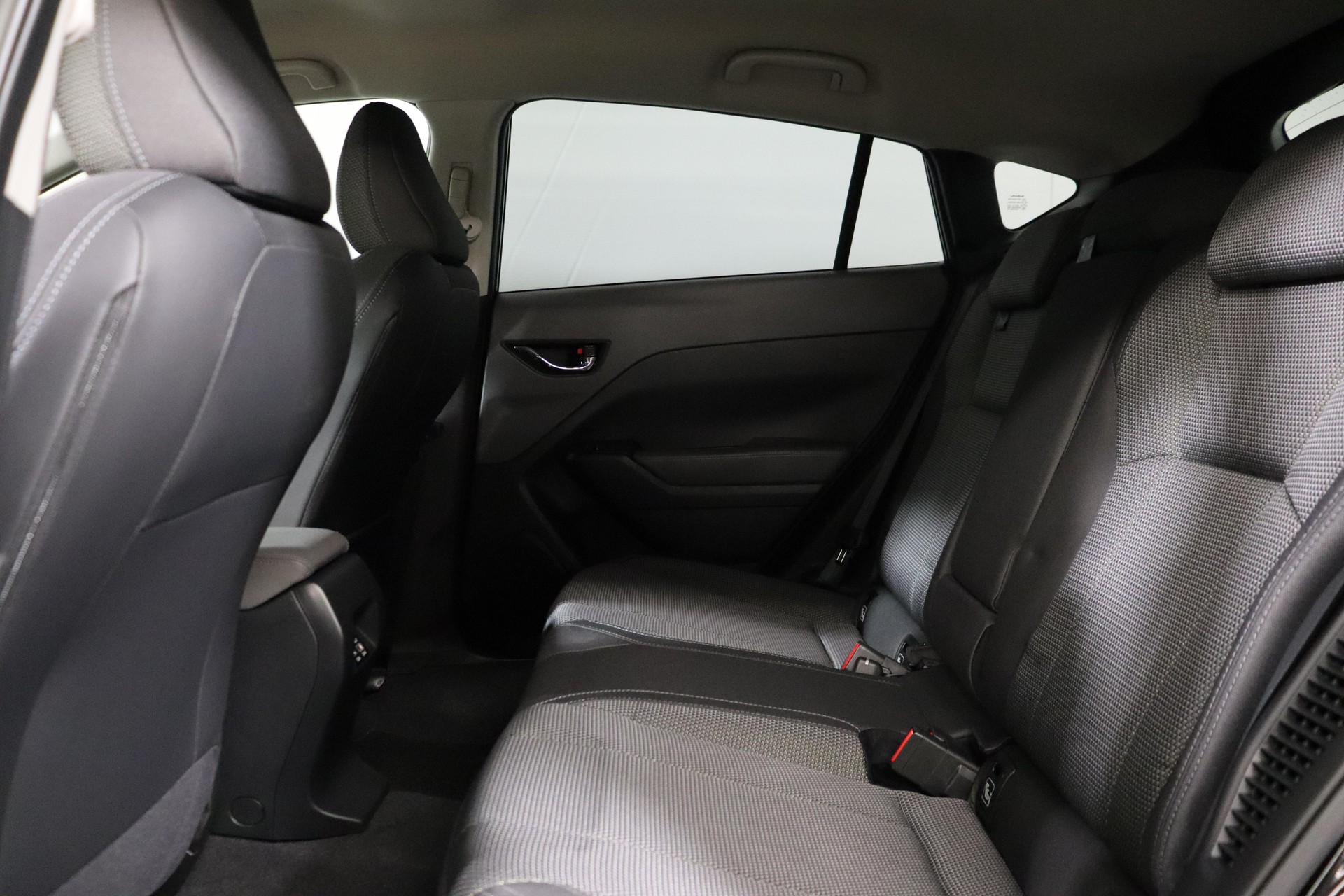 SUBARU Crosstrek 2.0i e-Boxer Swiss Plus-image-3