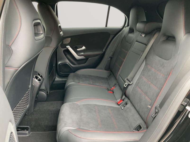 MERCEDES-BENZ A 200 Night Star AMG Line-image-7