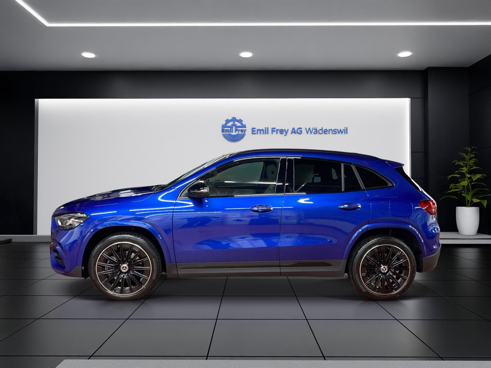 MERCEDES-BENZ GLA 250 e AMG Line-image-2