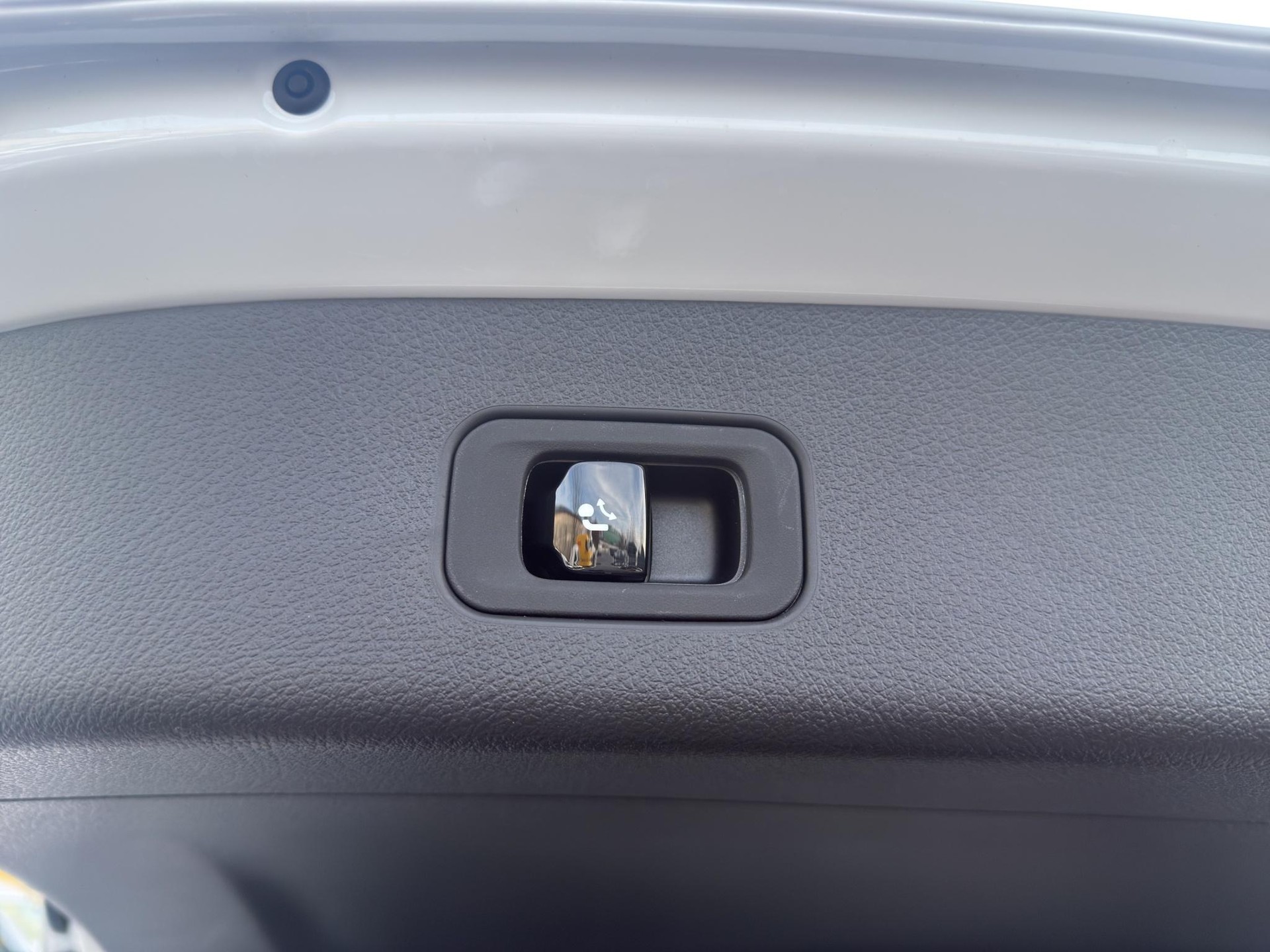 MERCEDES-BENZ GLC 300 Avantgarde 4matic-image-20