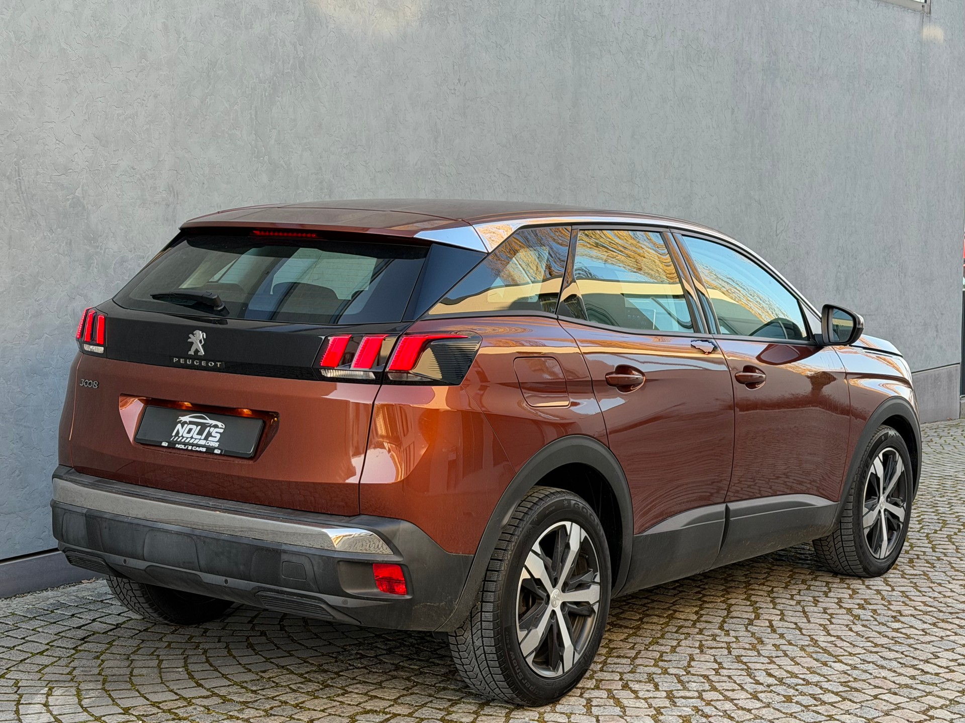 PEUGEOT 3008 1.2 PureTech Allure EAT-image-5
