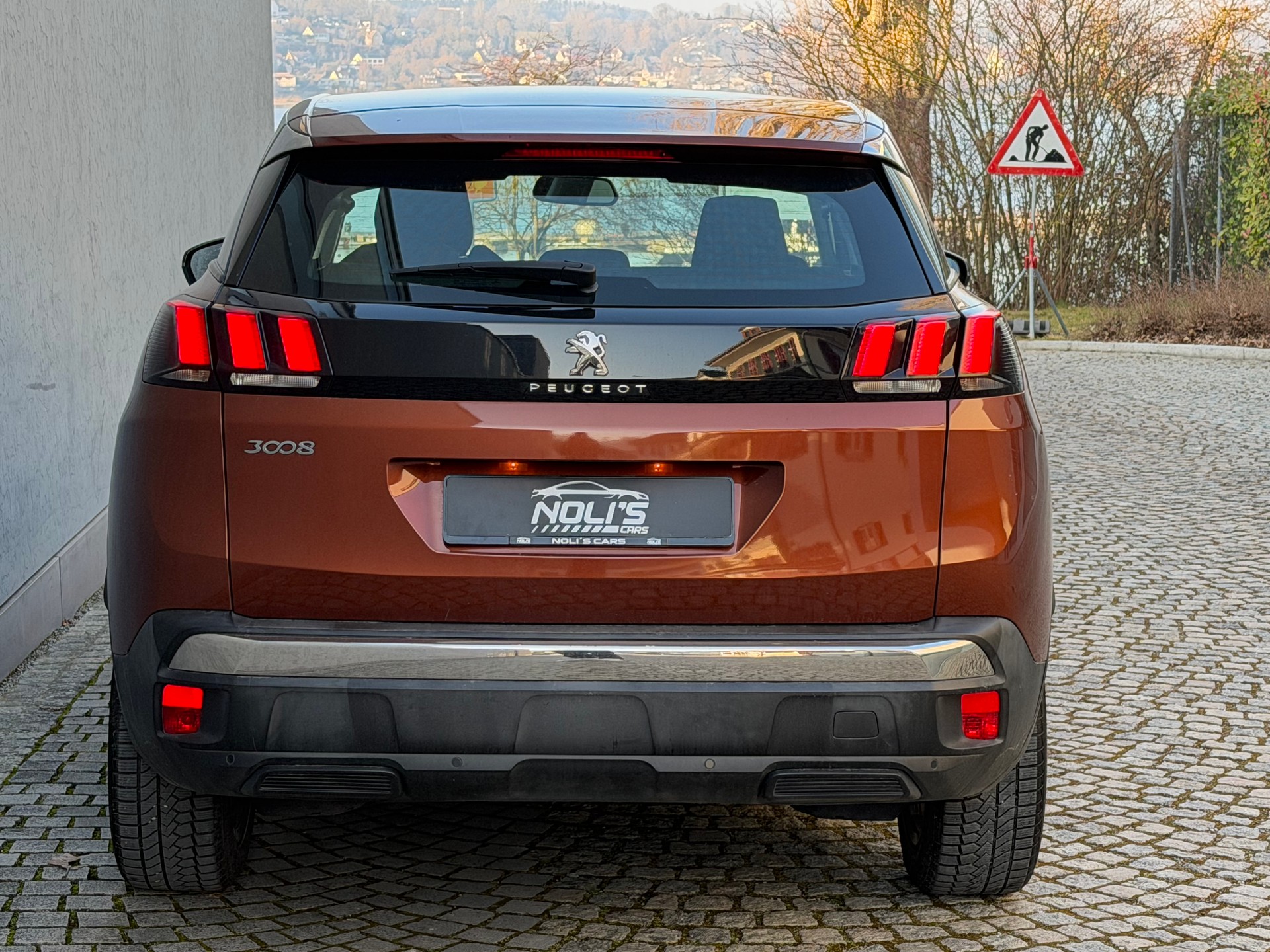PEUGEOT 3008 1.2 PureTech Allure EAT-image-7