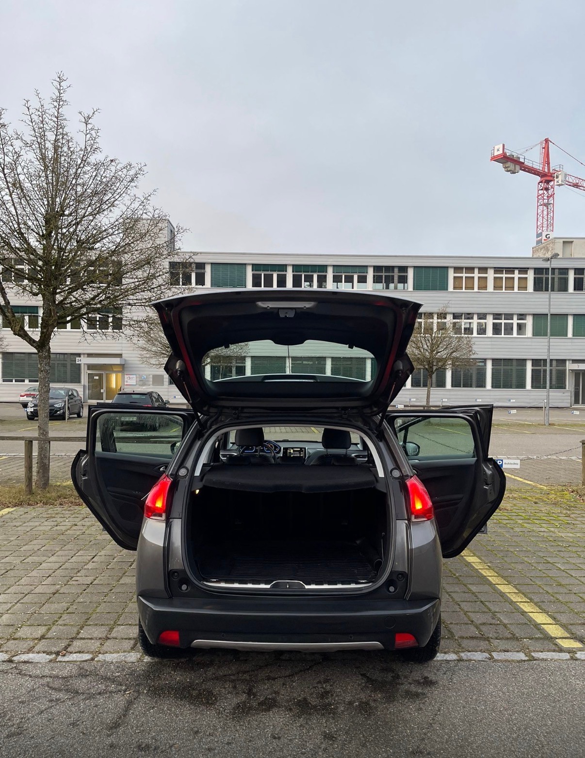 PEUGEOT 2008 1.6i-image-1