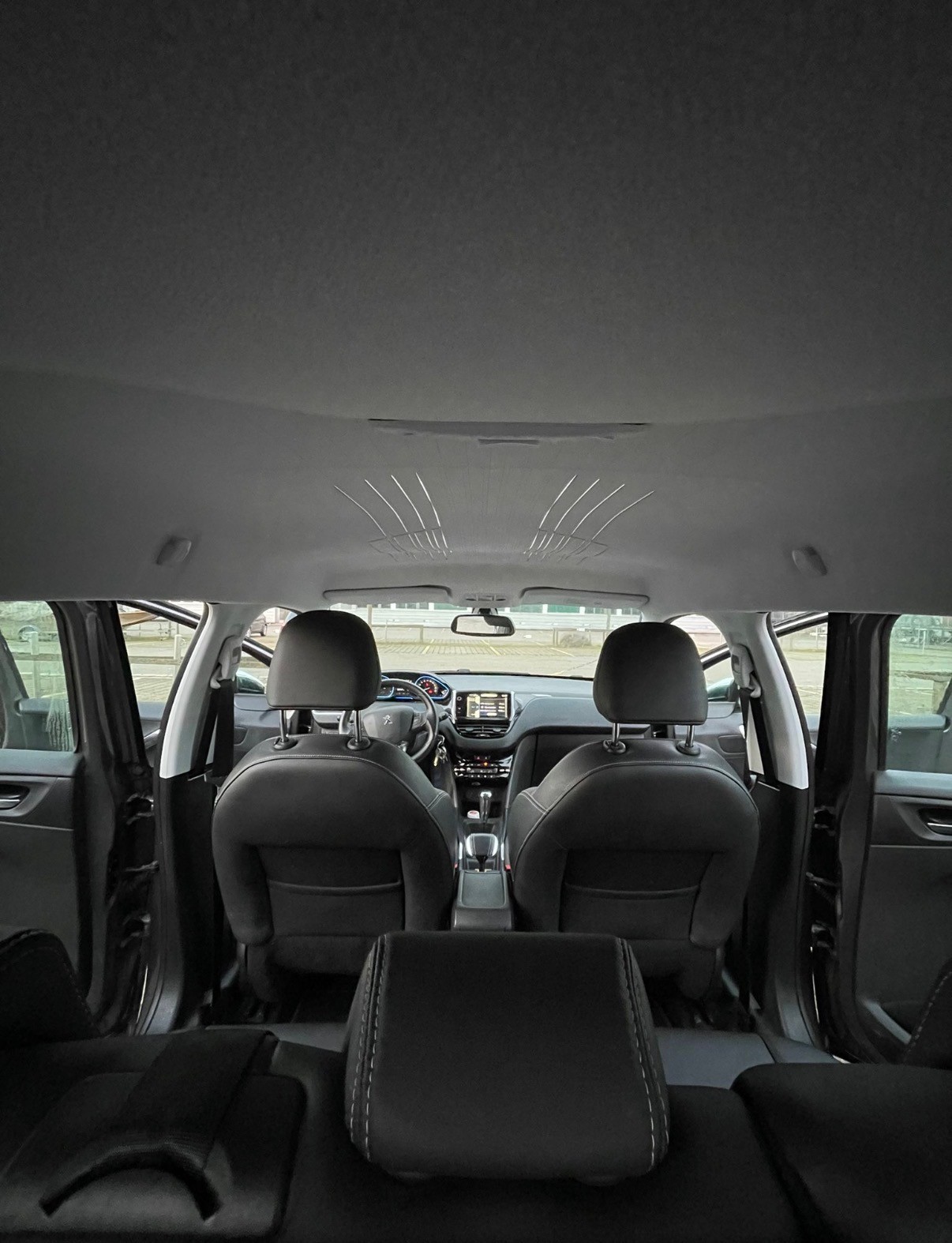 PEUGEOT 2008 1.6i-image-4