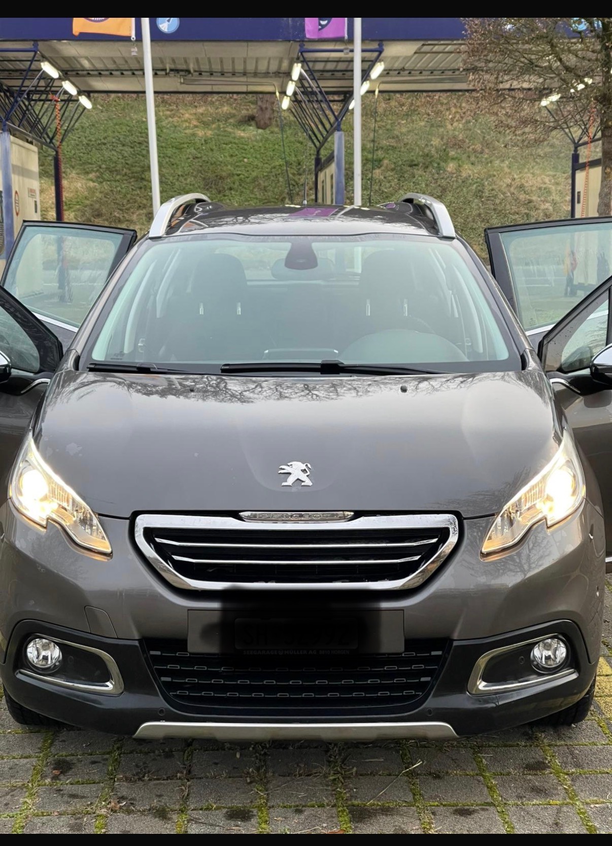 PEUGEOT 2008 1.6i-image-0