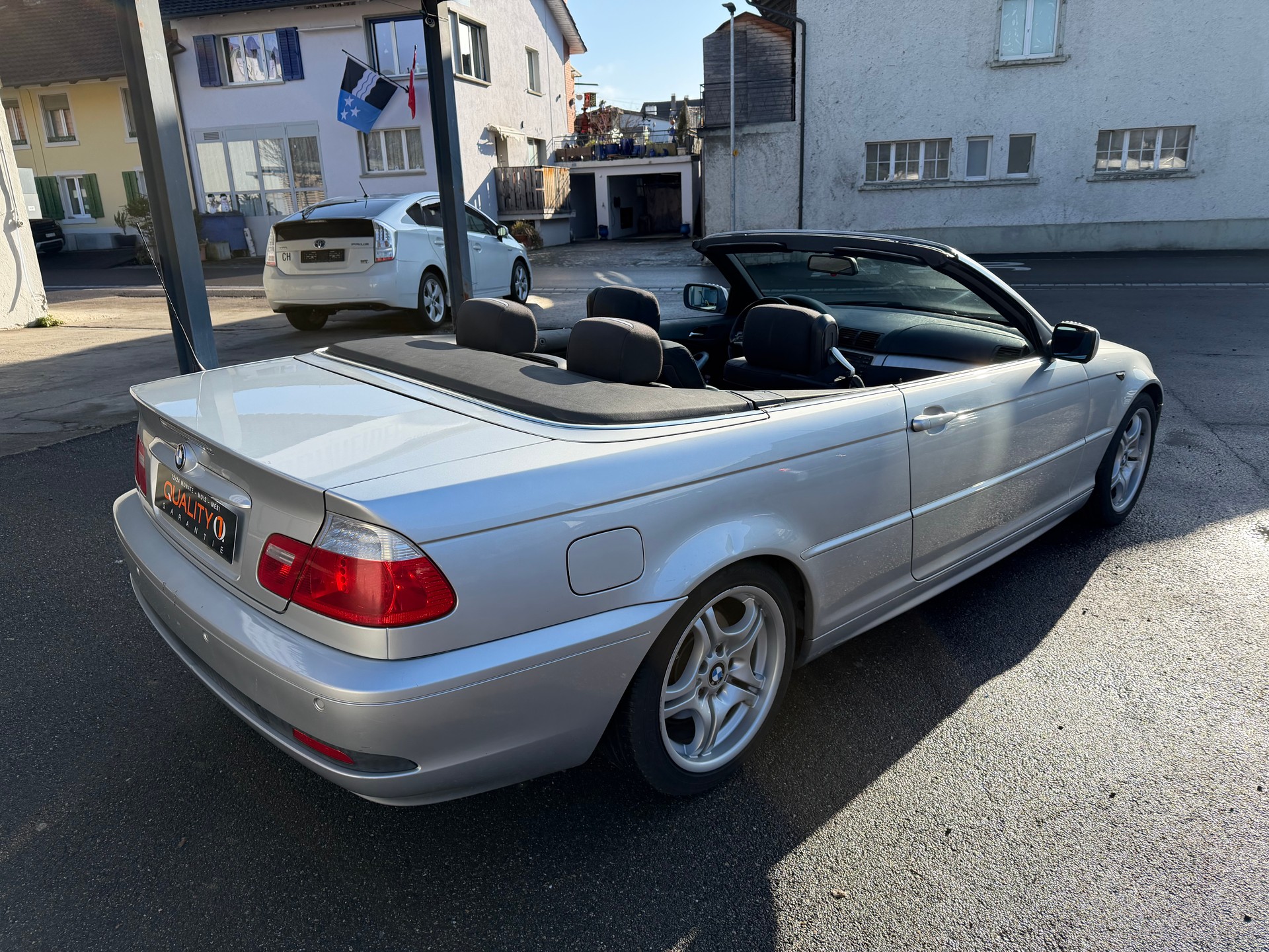 BMW 320Ci Cabriolet-image-9