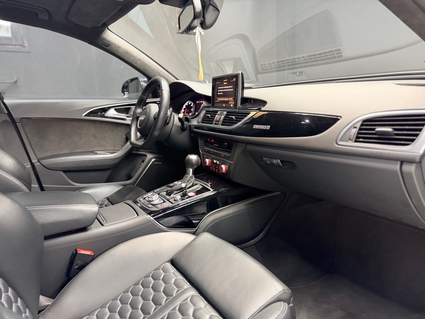 AUDI RS6 Avant 4.0 TFSI V8 p-image-9
