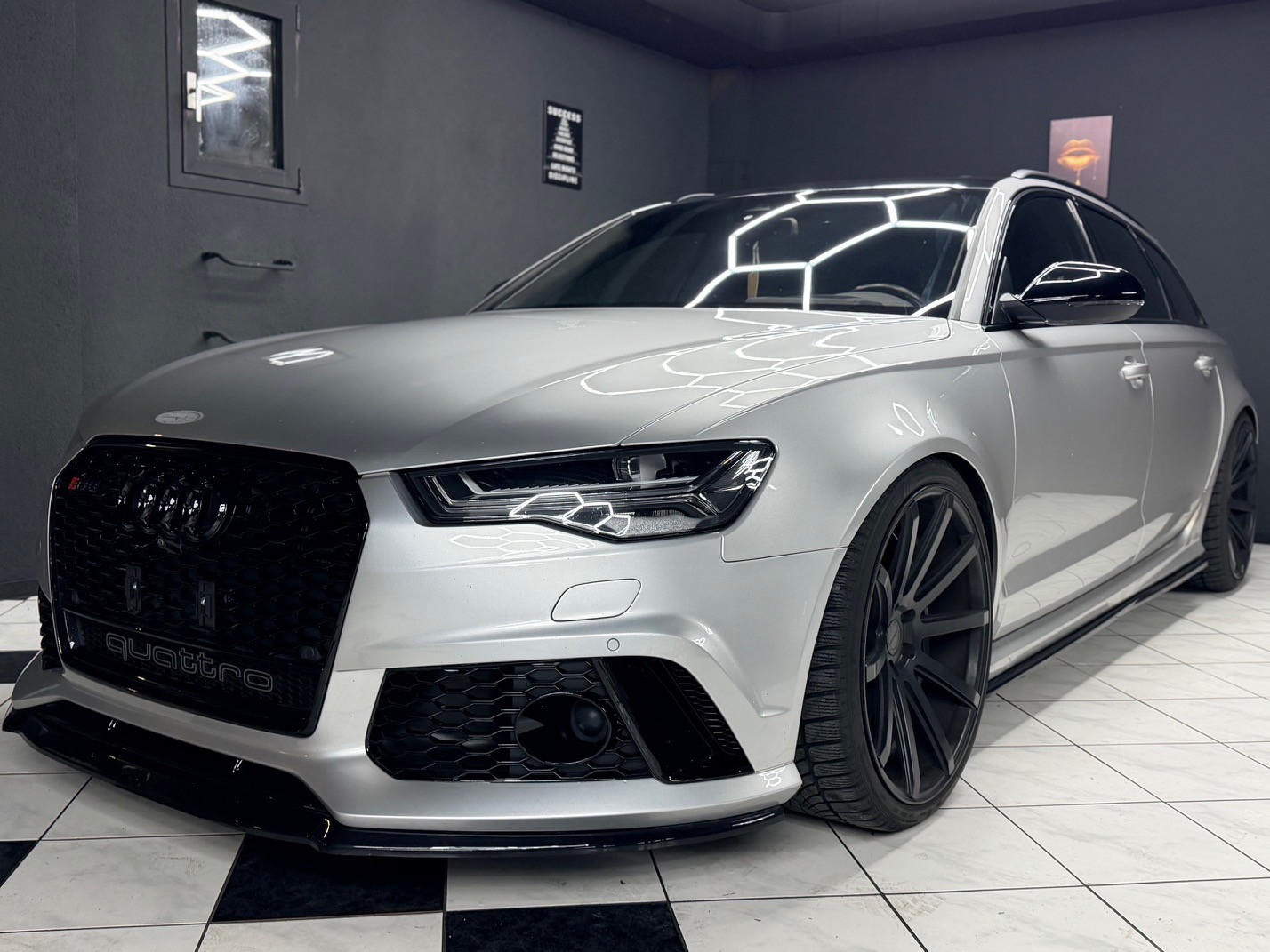 AUDI RS6 Avant 4.0 TFSI V8 p-showroom-element-1