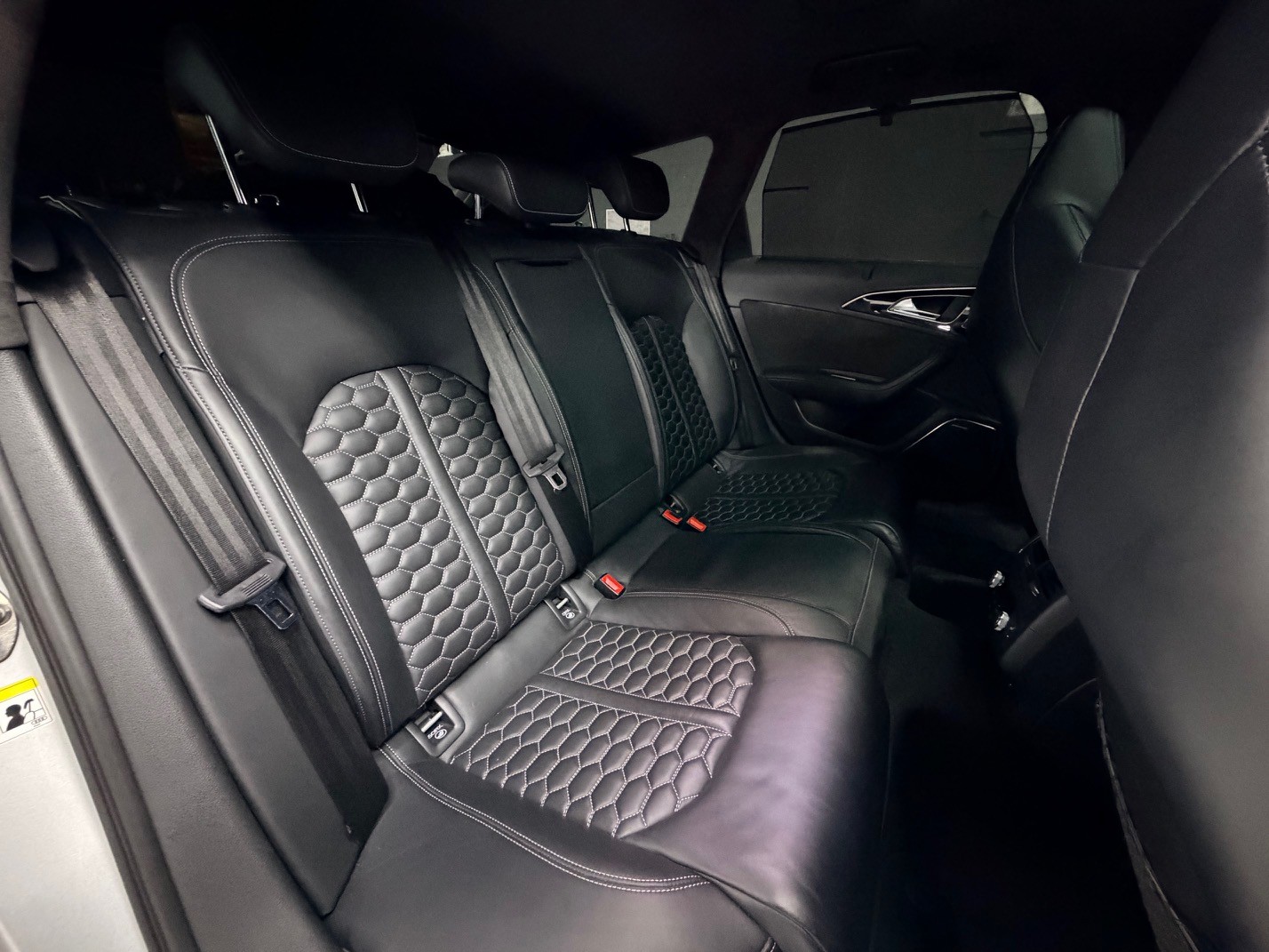 AUDI RS6 Avant 4.0 TFSI V8 p-image-12