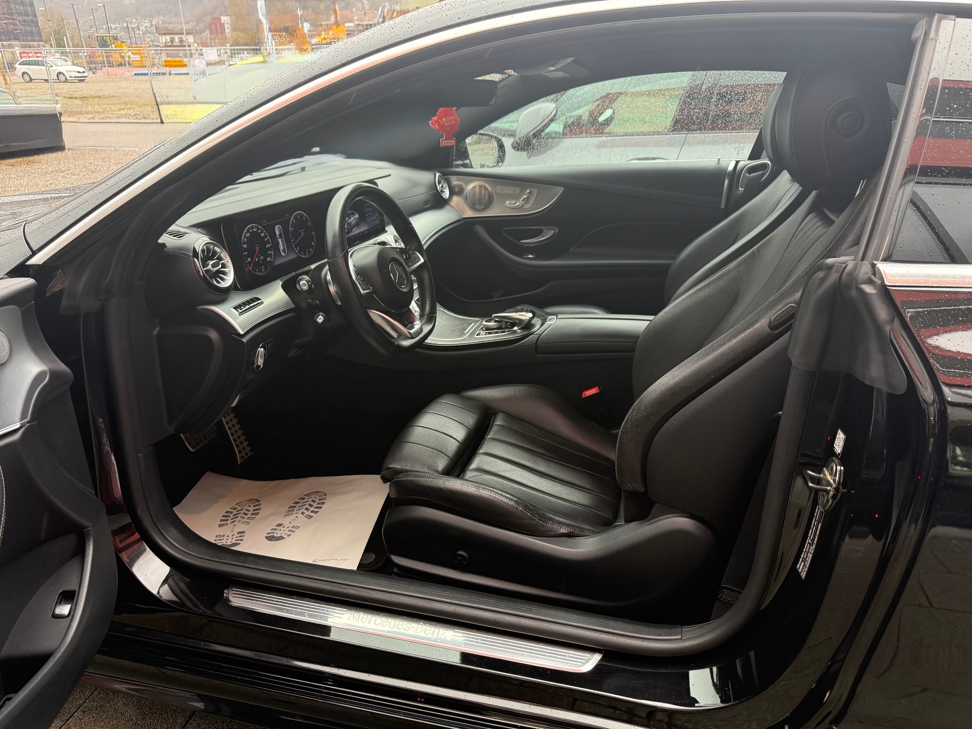 MERCEDES-BENZ E 400 Coupé AMG Line 4 Matic 9G-Tronic-image-12