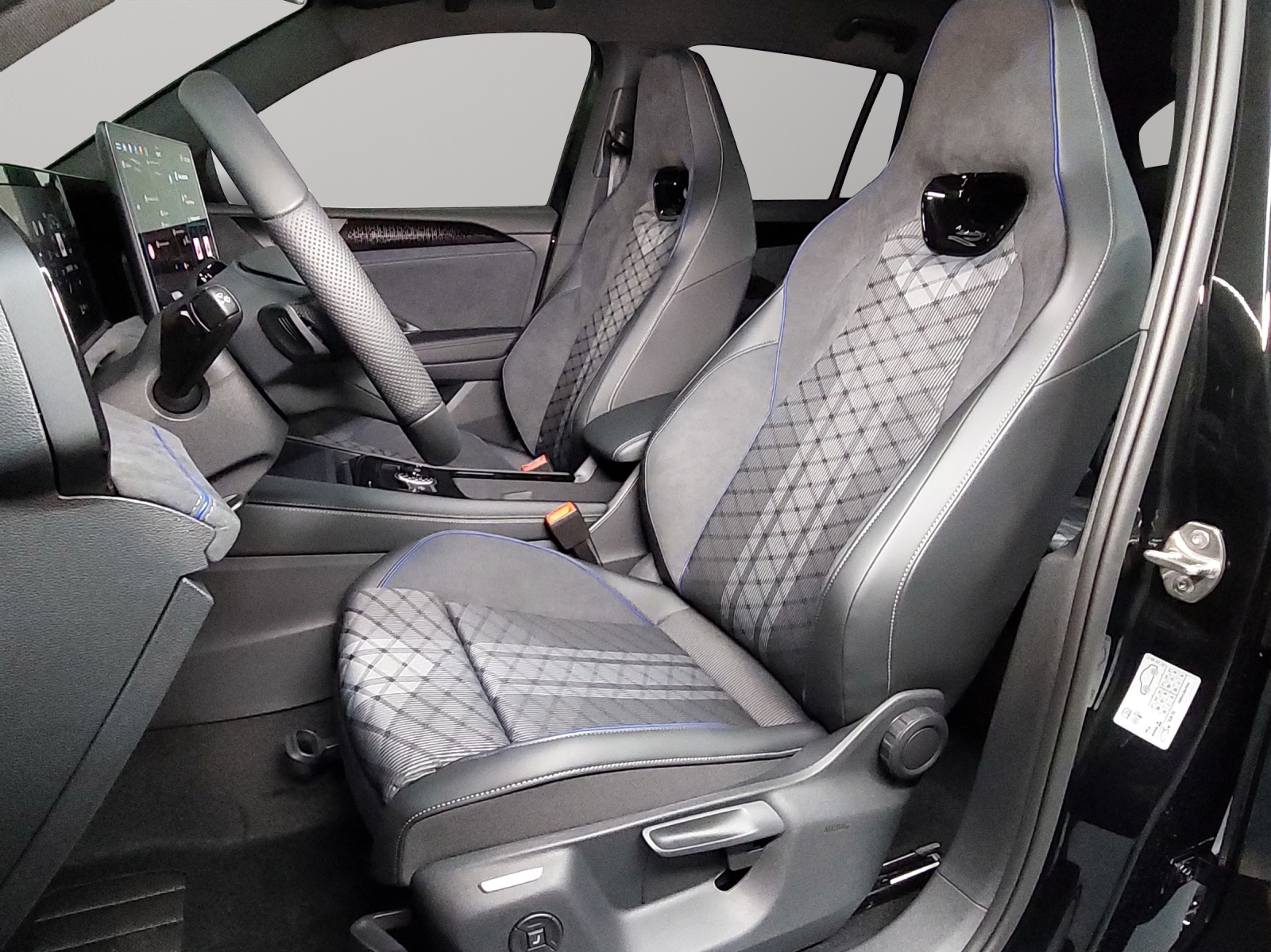 VW Tiguan 2.0 TSI DSG R-Line 4Motion-image-5
